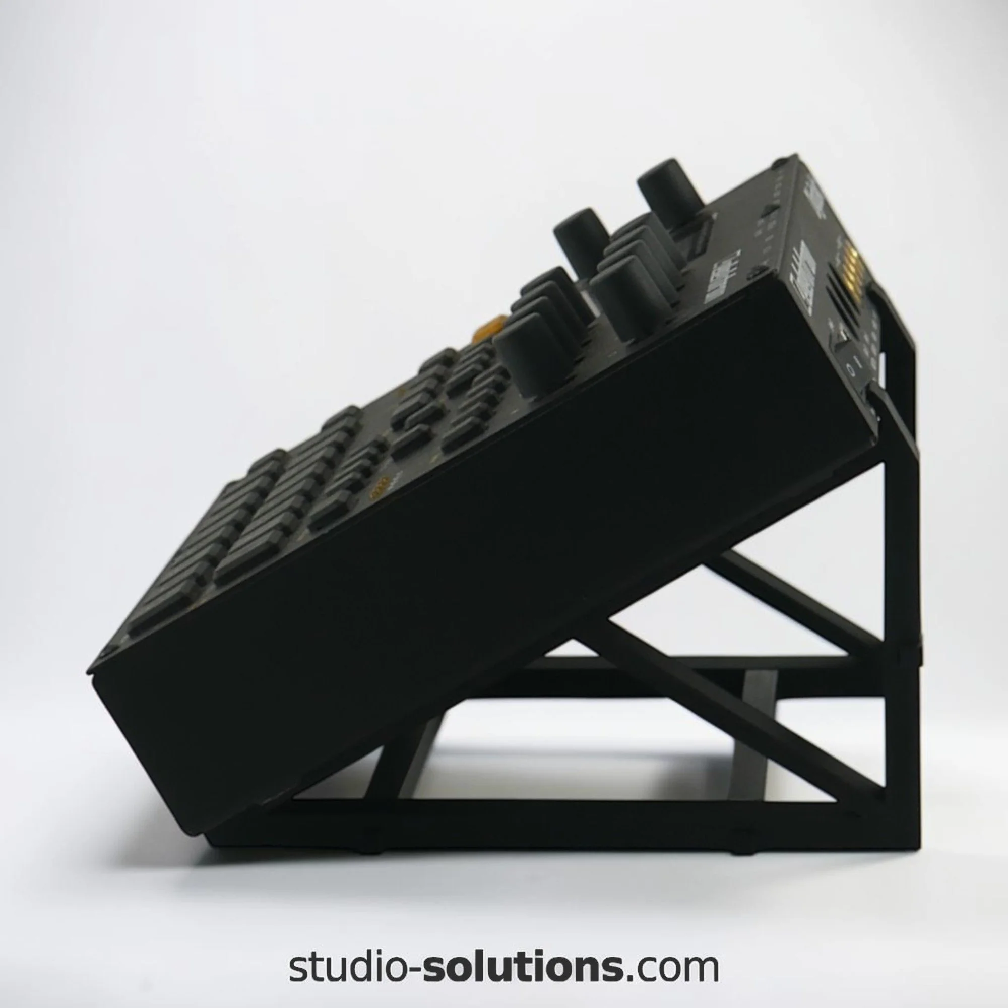 Ergonomic 30°60° Stand for Elektron Digitakt.jpg