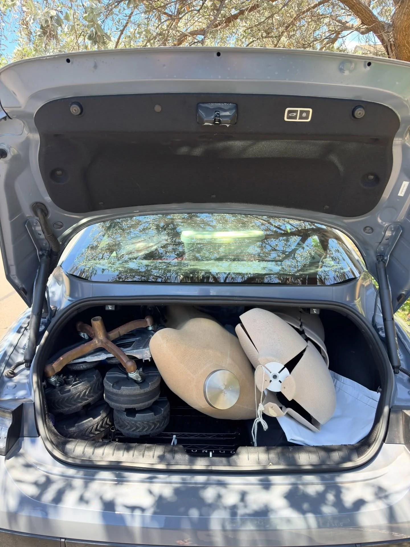 Loaded and ready to set up for #kawaiikon tonight!

This gets easier every time and I&rsquo;m left wondering what I forgot. Didn&rsquo;t even have to break out my #Tetris packing skills. 😆

#events #imready #smallbusinesslove