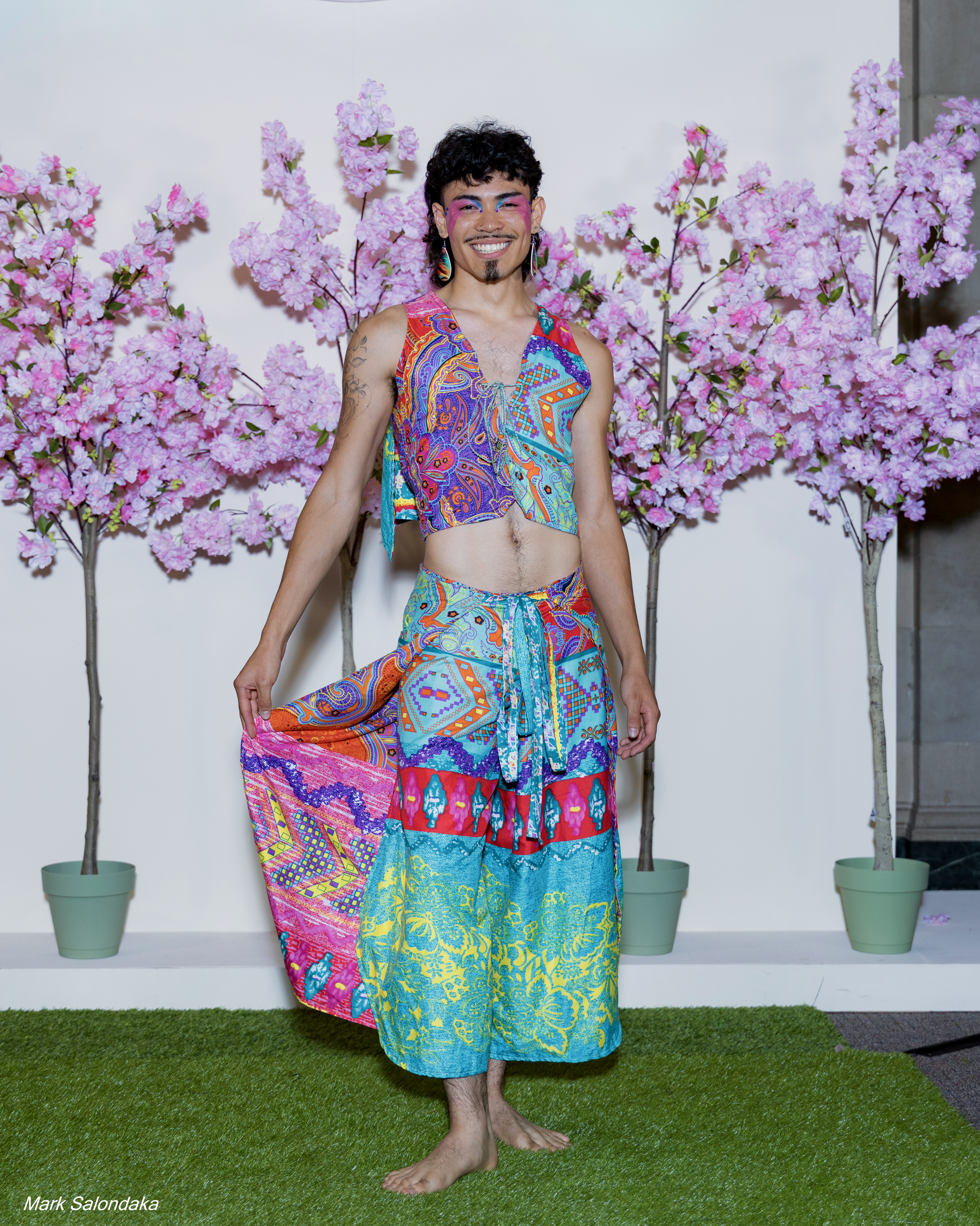 Mode: Josh. Wearing: Wrap Pants and Laced Vest with Detachable Half-Cape