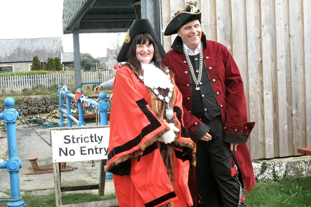 Donations at 51.695°N, 04.943°W