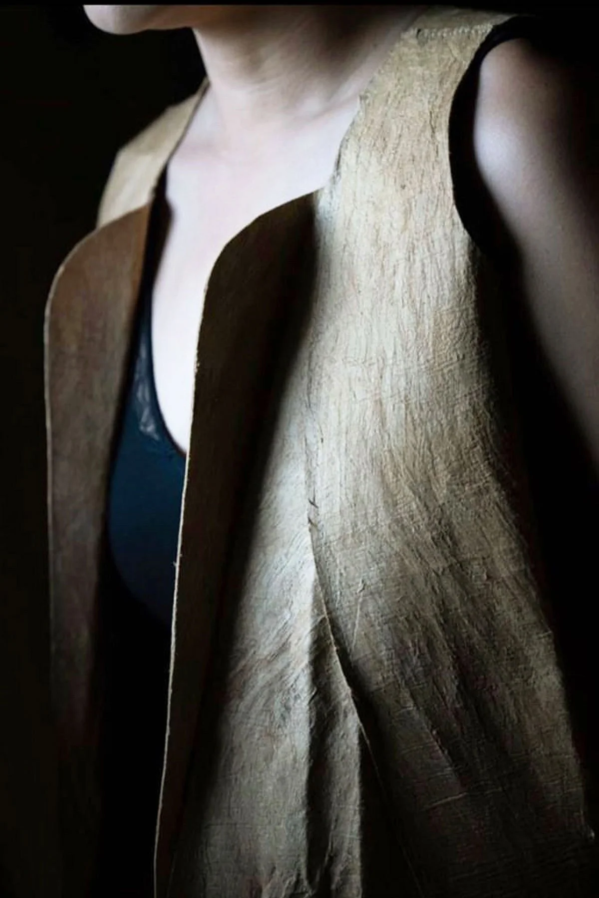 custom-fibre-bark-design-aoei-couture.jpg