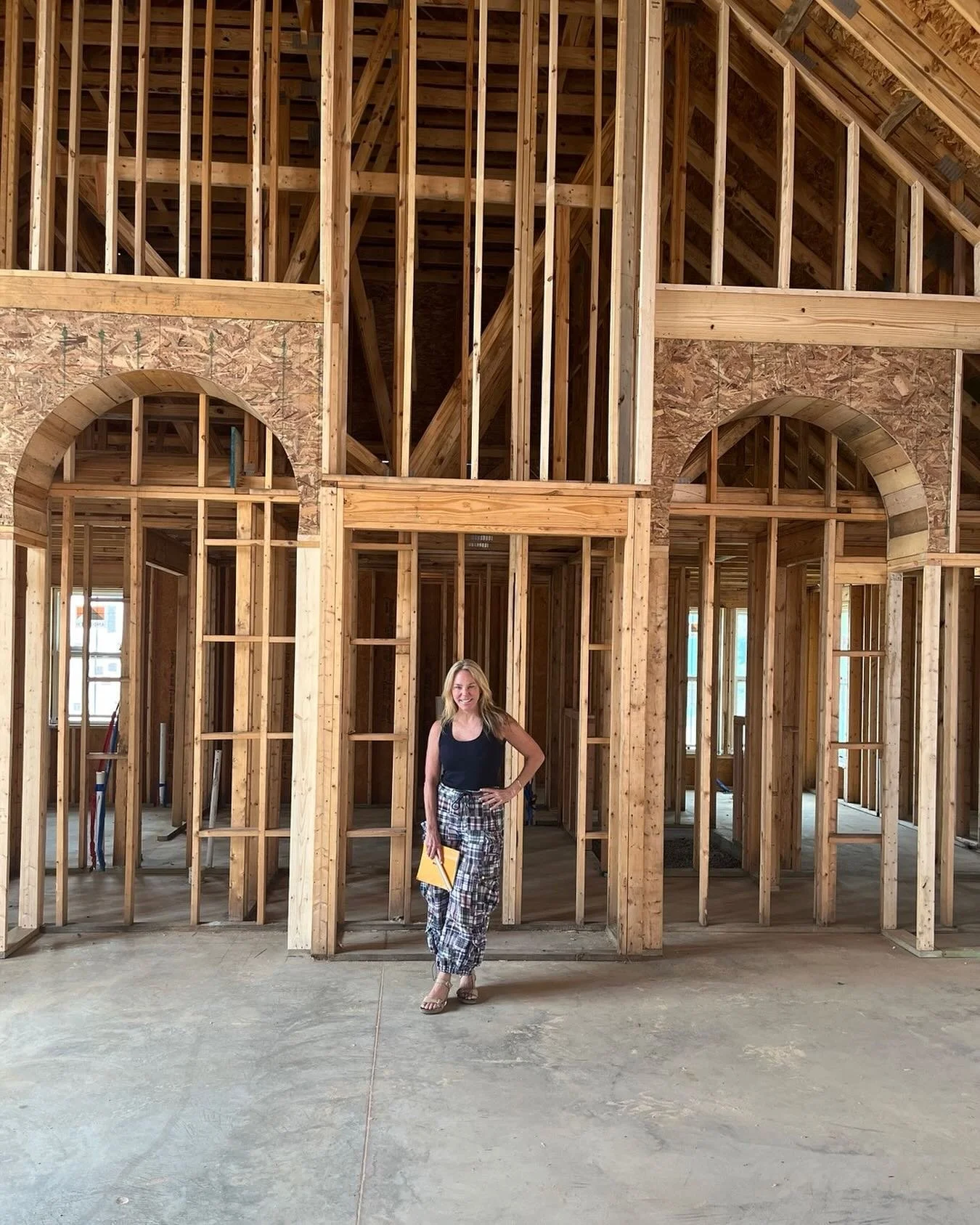 My favorite part of design is the construction phase. The architectural Elements get going and vroom your creations begin!
#archedopenings #focalpoint #build #create #detailsindesign #hautehouse #lexingtonkentucky
