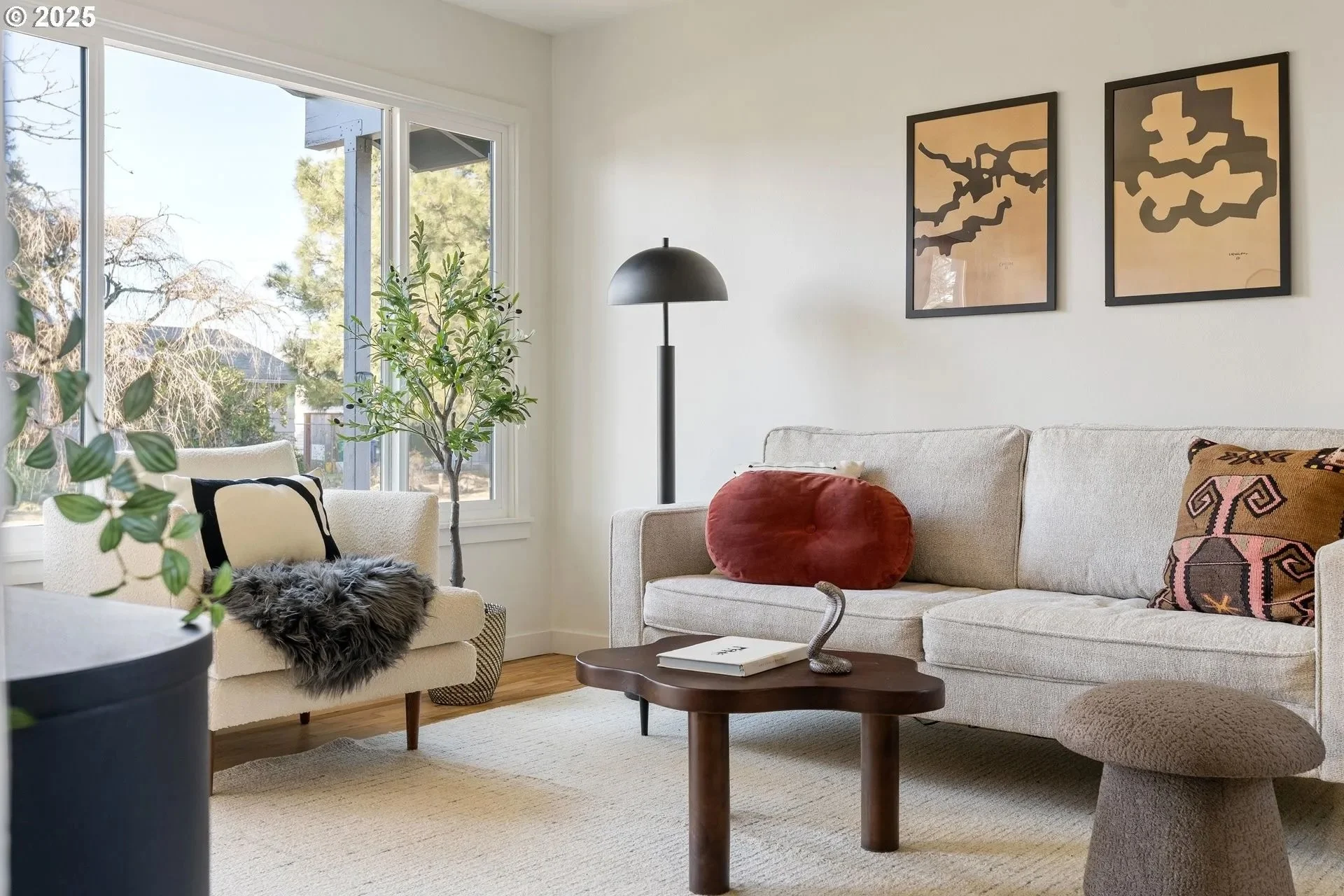 46f218e86f41e118d2f2b44573ee04a5l-m694912375rd-w2048_h1536 copy.jpg