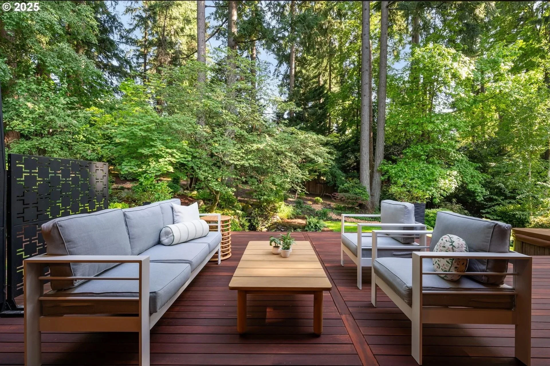 ff7e20b82574ef53d3e8615ec85948a0l-m2394169648rd-w2048_h1536 copy.jpg