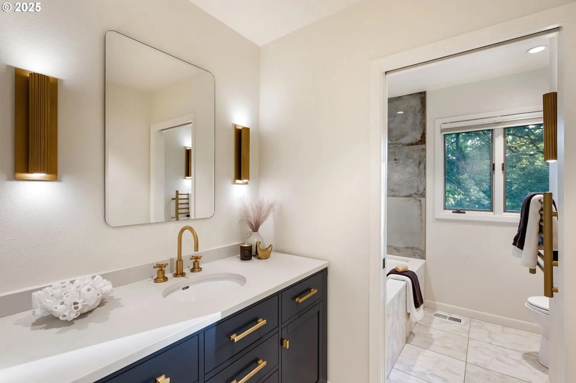 ff7e20b82574ef53d3e8615ec85948a0l-m378907031rd-w2048_h1536 copy.jpg