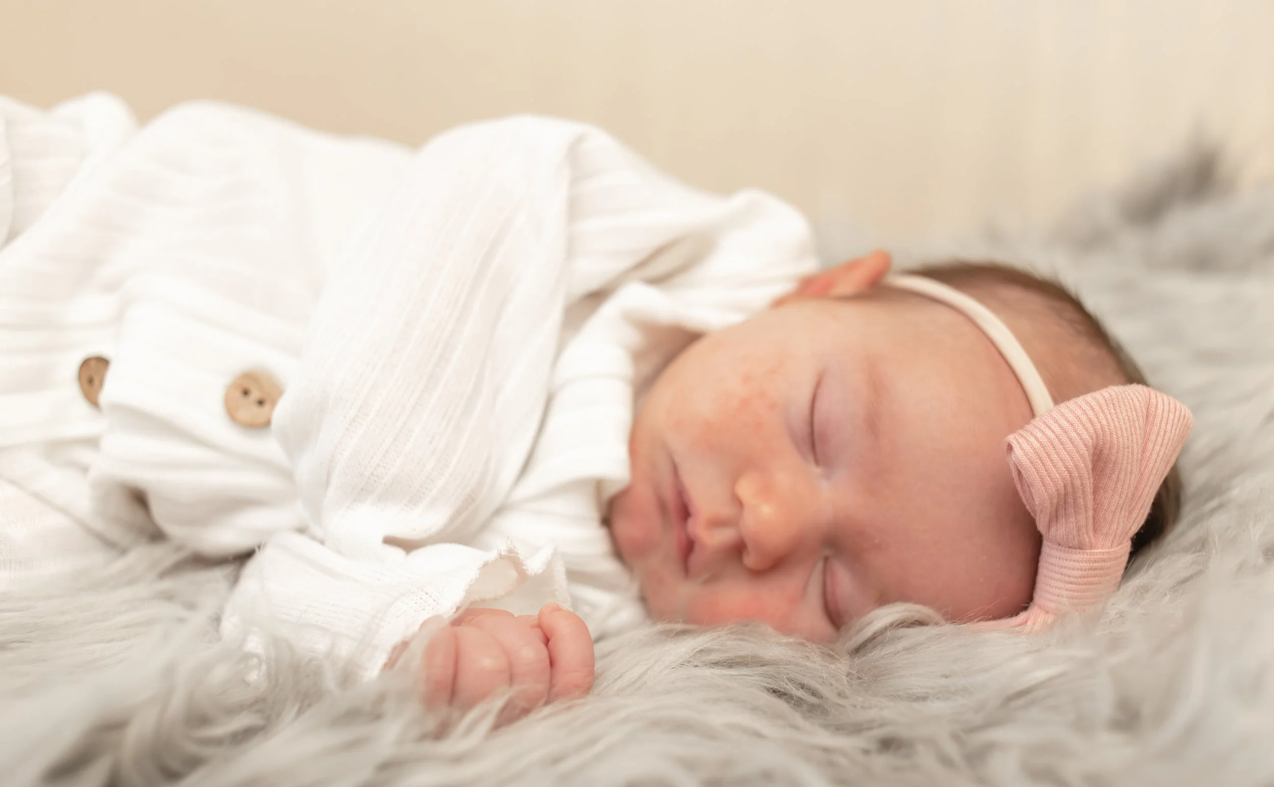 Lifestyle newborn photography in Roseville ca.jpg