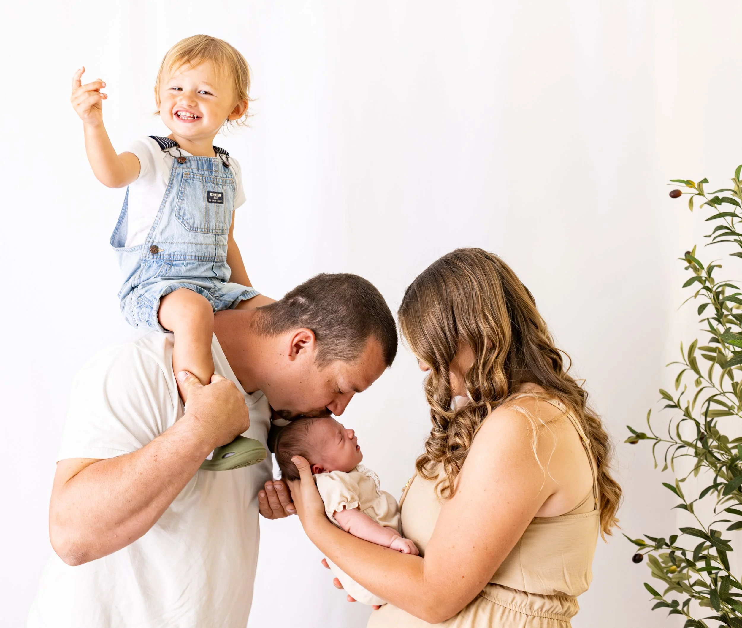 lifestyle newborn photographer Loomis ca.jpg
