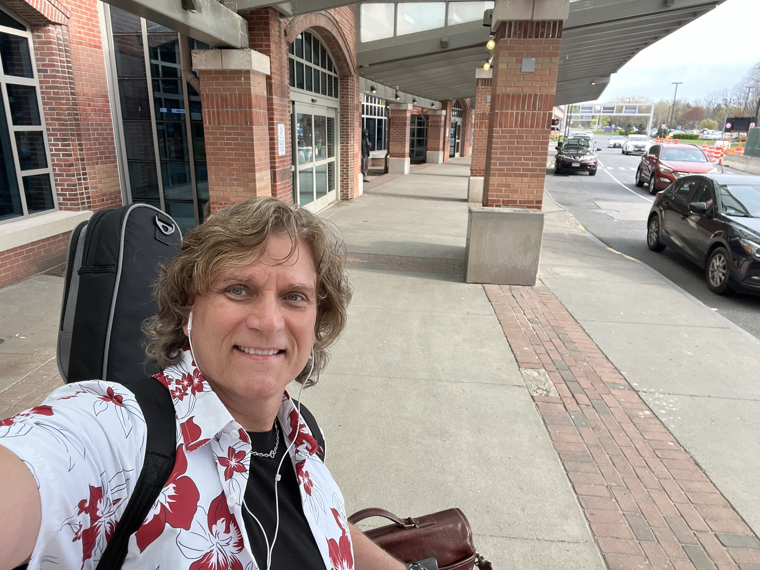 Darren arriving in Albany, NY to join The Americans for a big night of music and memories!