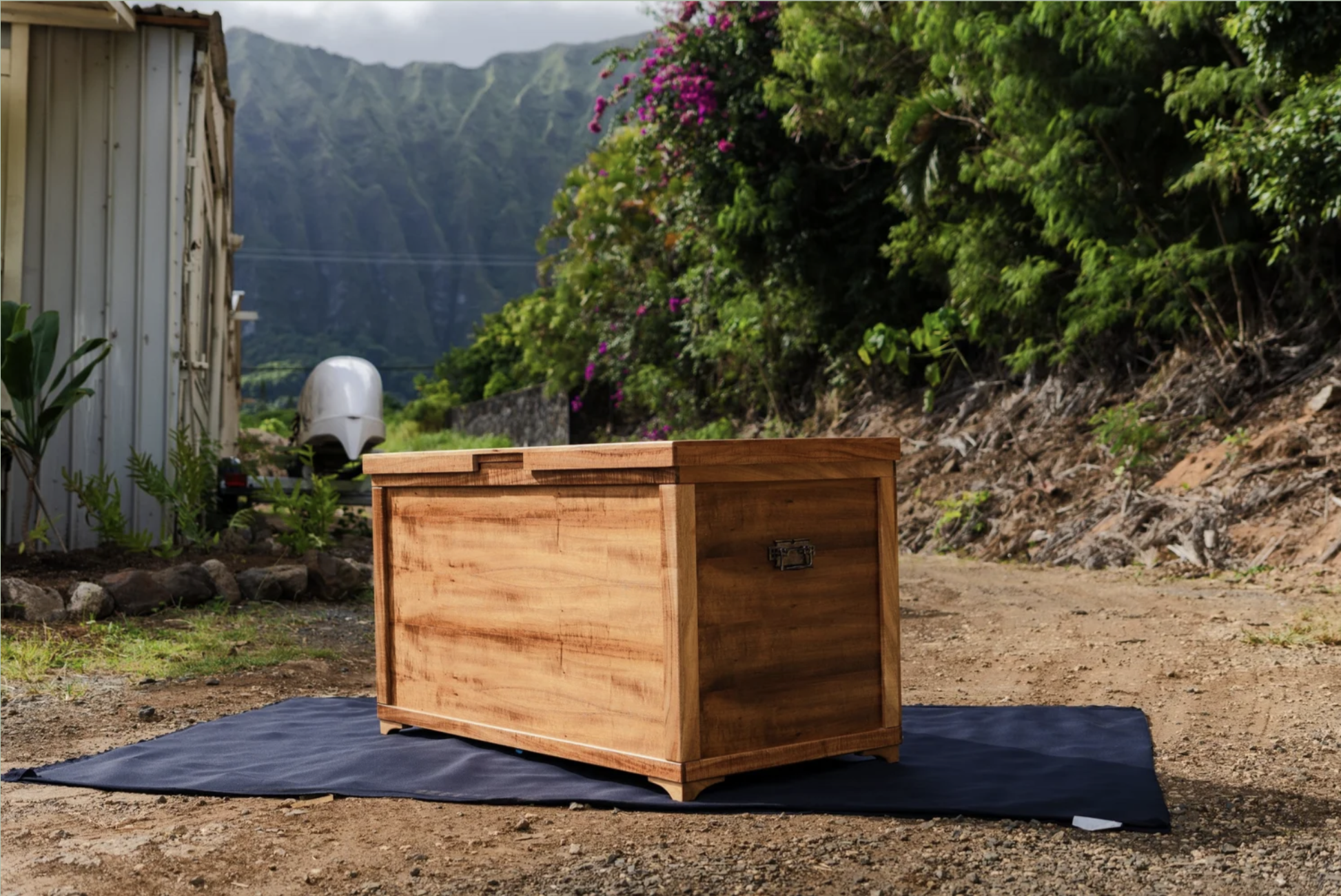 Koa Blanket Trunk