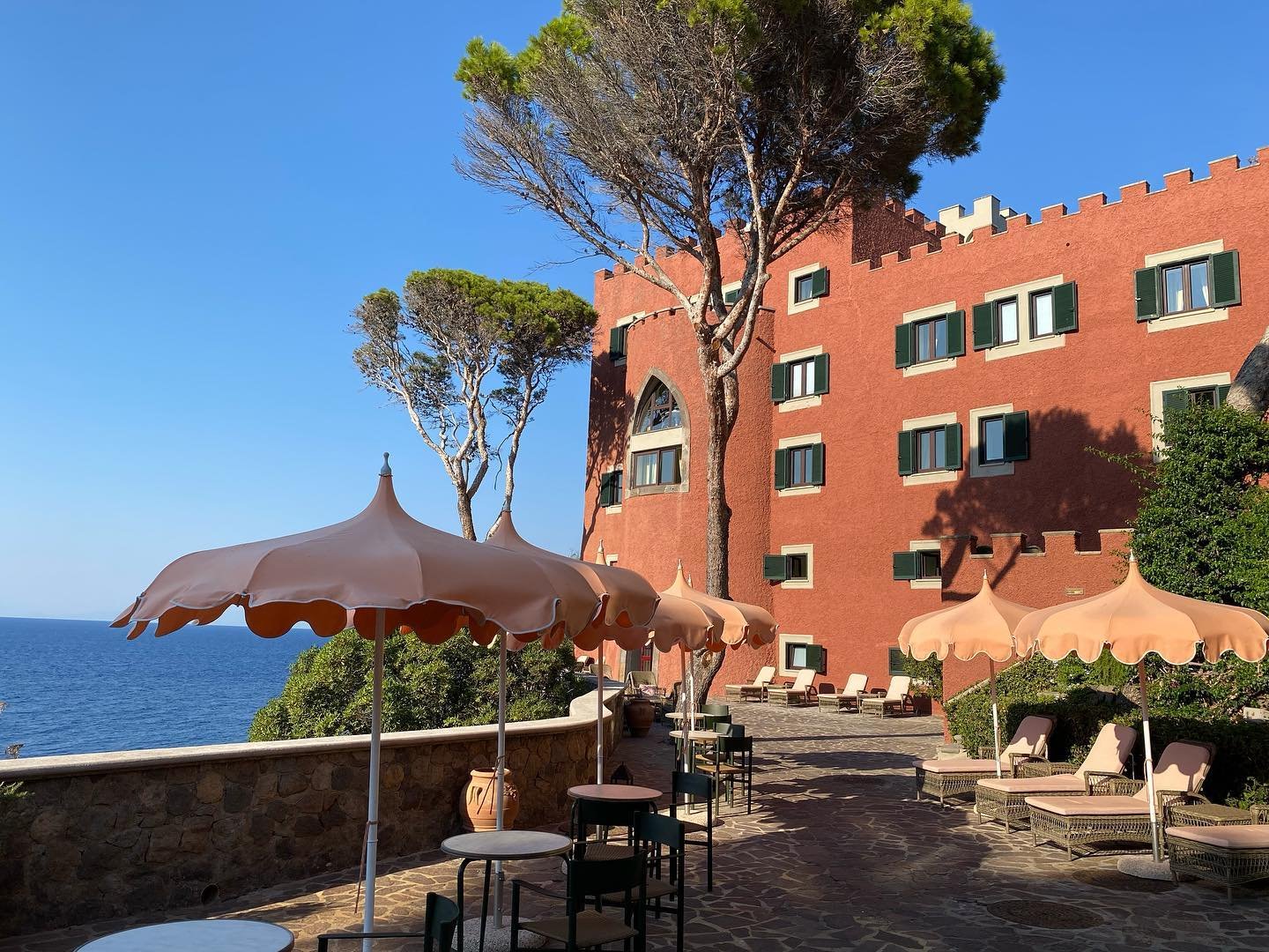 An absolute dream of a property, @mezzatorrehotel 

My favorite hotel in the world, couldn&rsquo;t recommend it or Ischia enough.