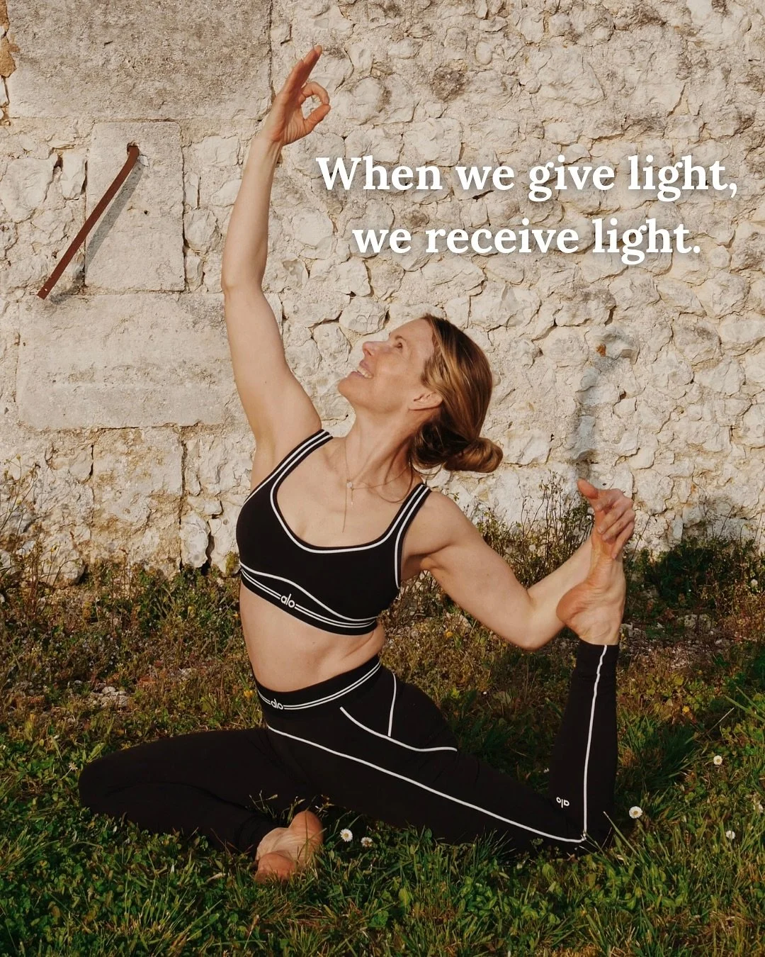 When life feels dim, it&rsquo;s usually someone else&rsquo;s light that helps us see again. A kind word, a smile, a friend who simply shows up.

Be the light when you can. Honor it when it&rsquo;s offered.

Swipe through for a moment of reflection an