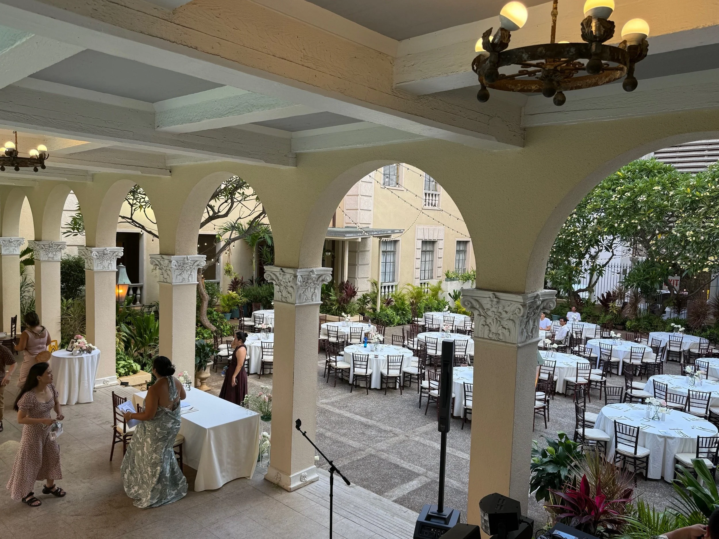 19 Table Courtyard Reception #4.jpg