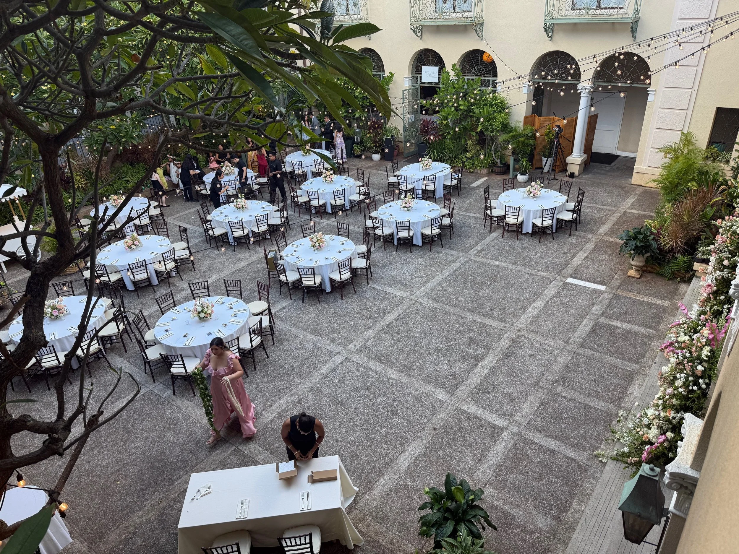 12 Round Tables with Sweetheart to the side Layout #2.jpg