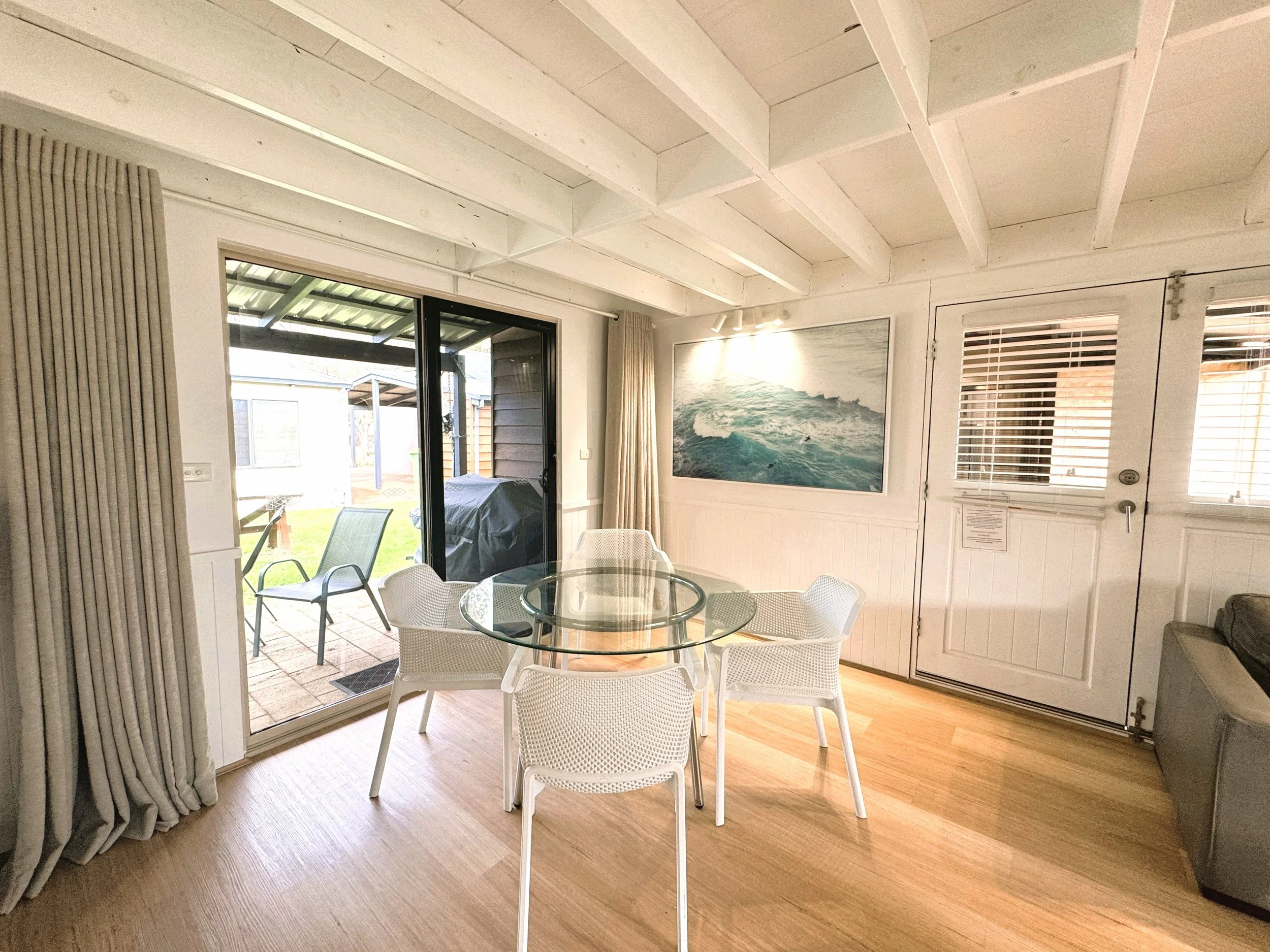 Chalet 3 dinning.jpeg