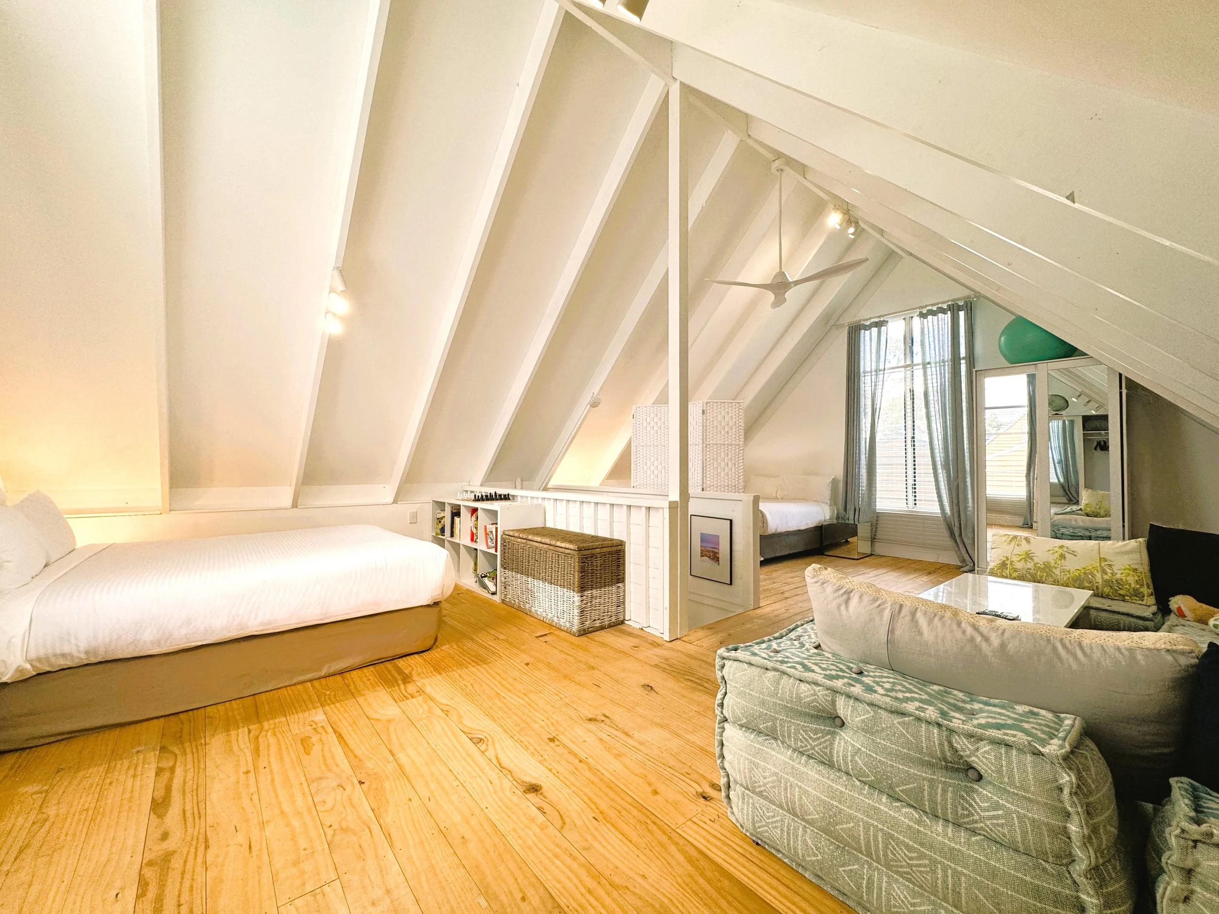 Chalet 3 loft bedroom.jpeg