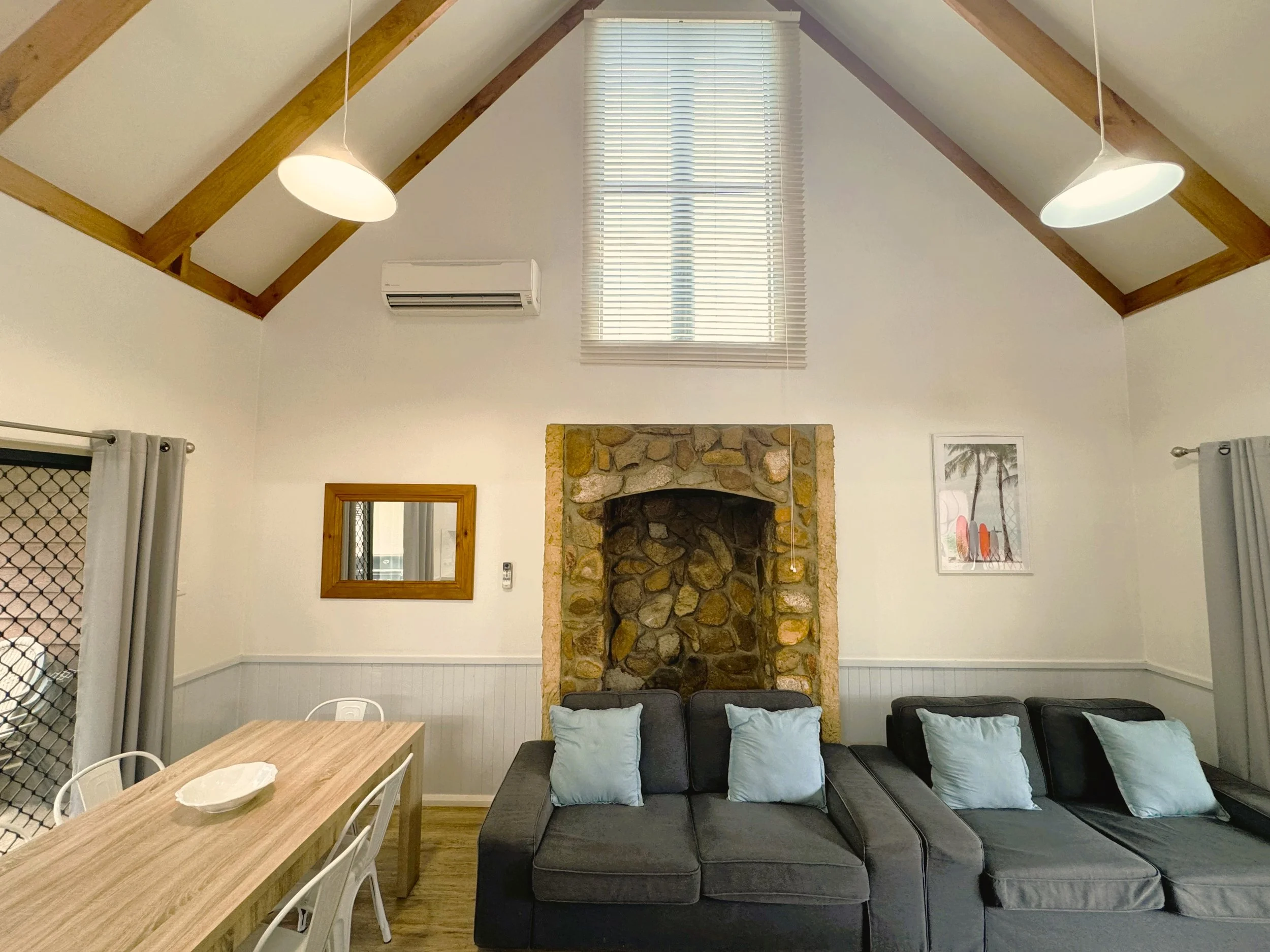 Chalet 6 living.jpeg