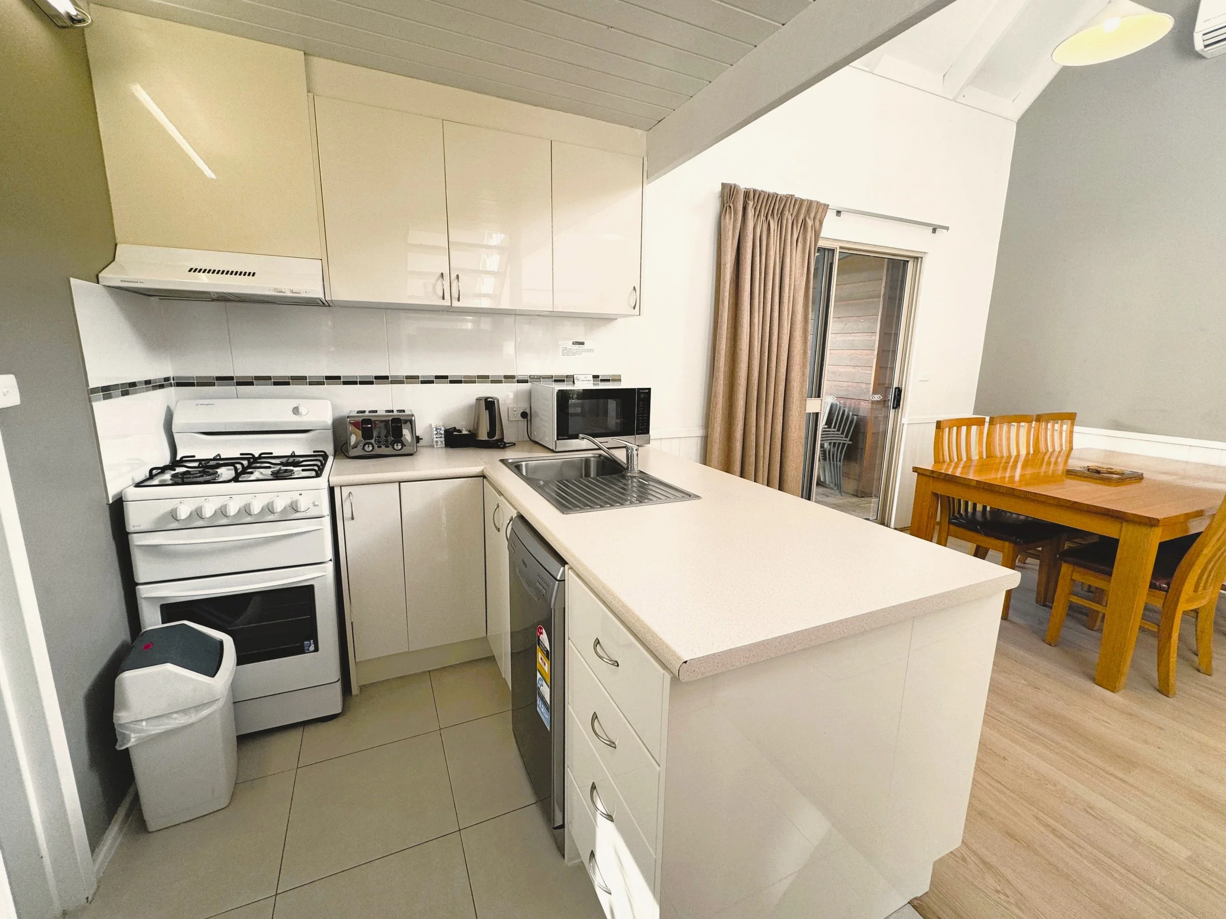 Chalet 12 kitchen.jpeg