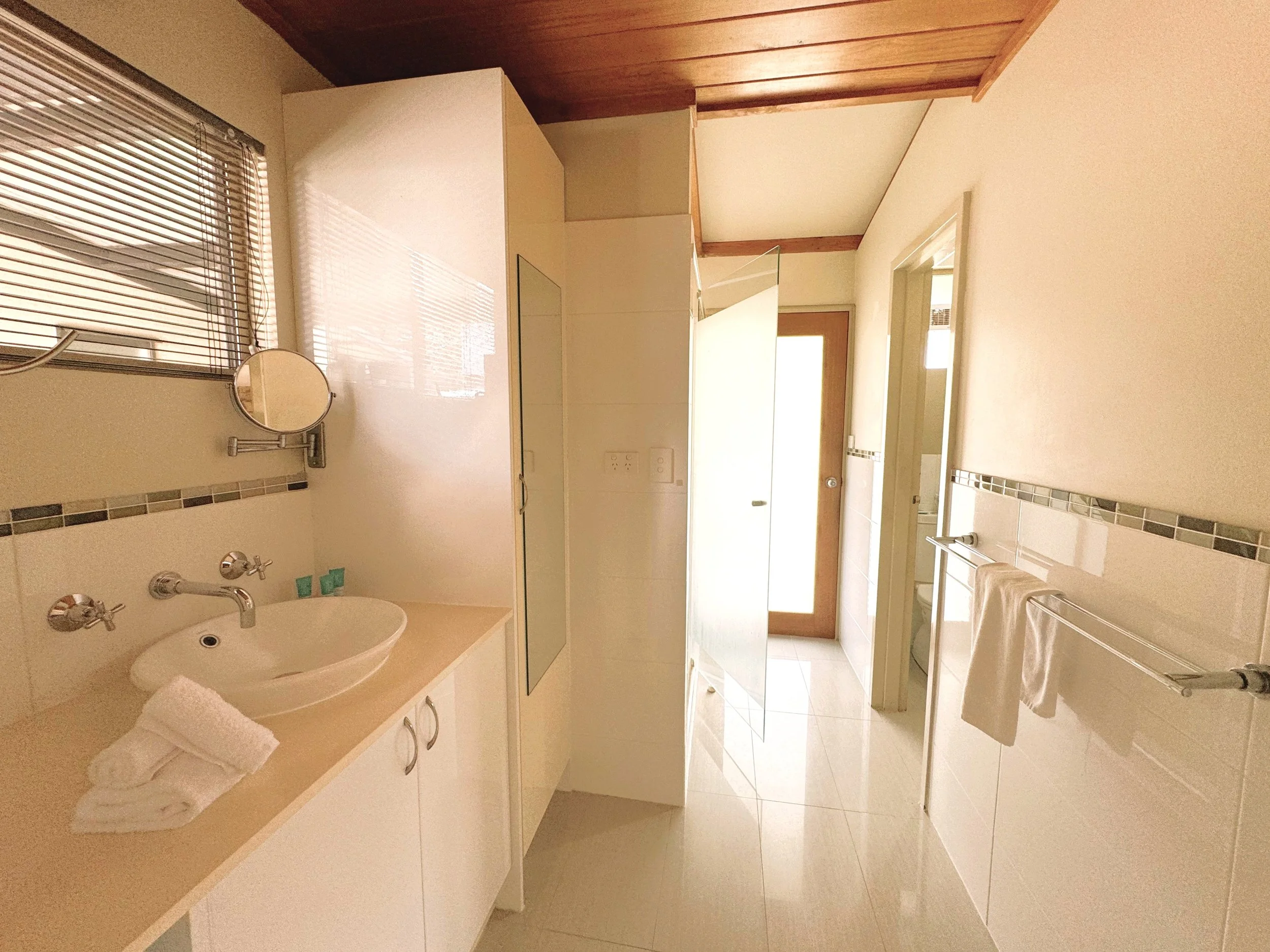 Chalet 1 bathroom.jpeg