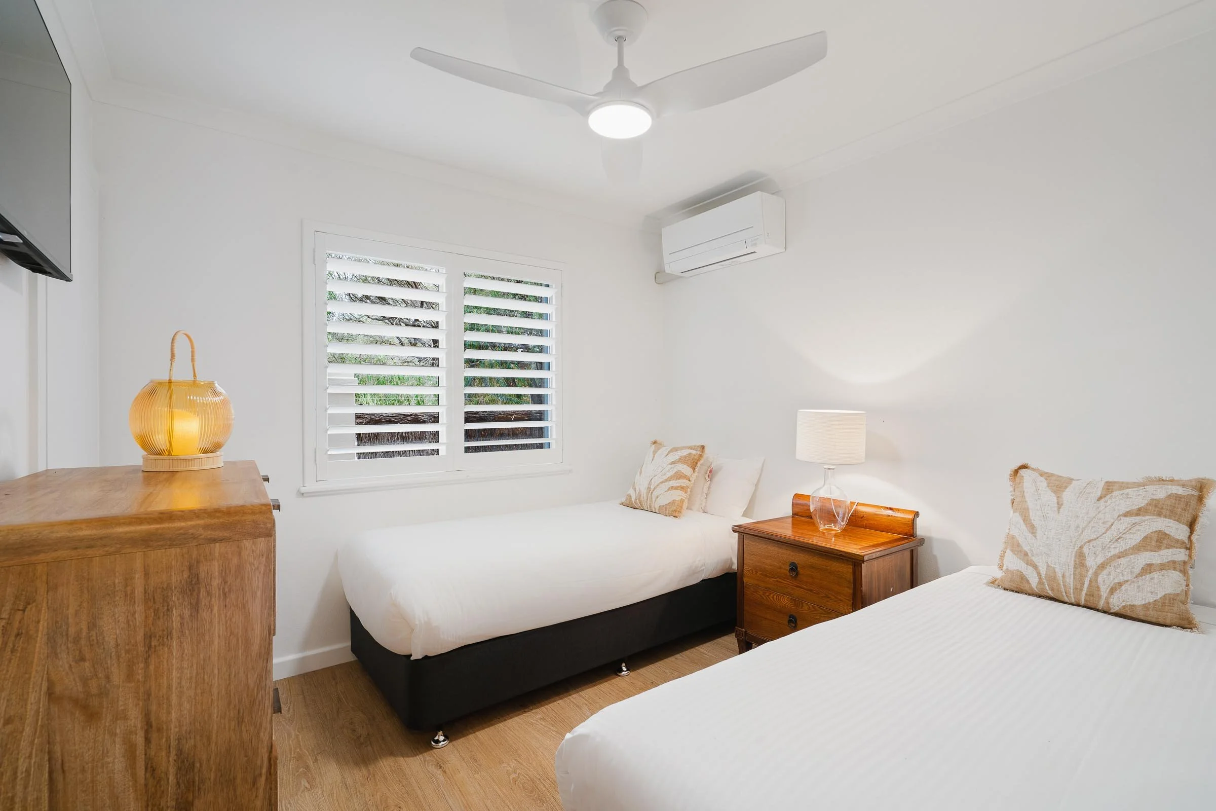 25 Master bedroom.jpg