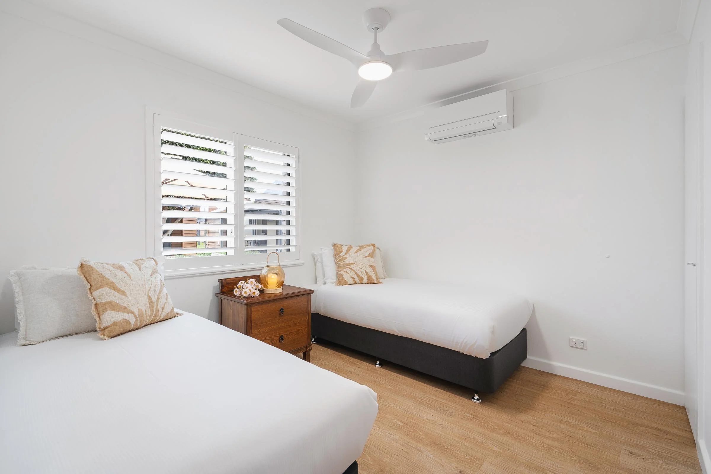 25 Second bedroom.jpg