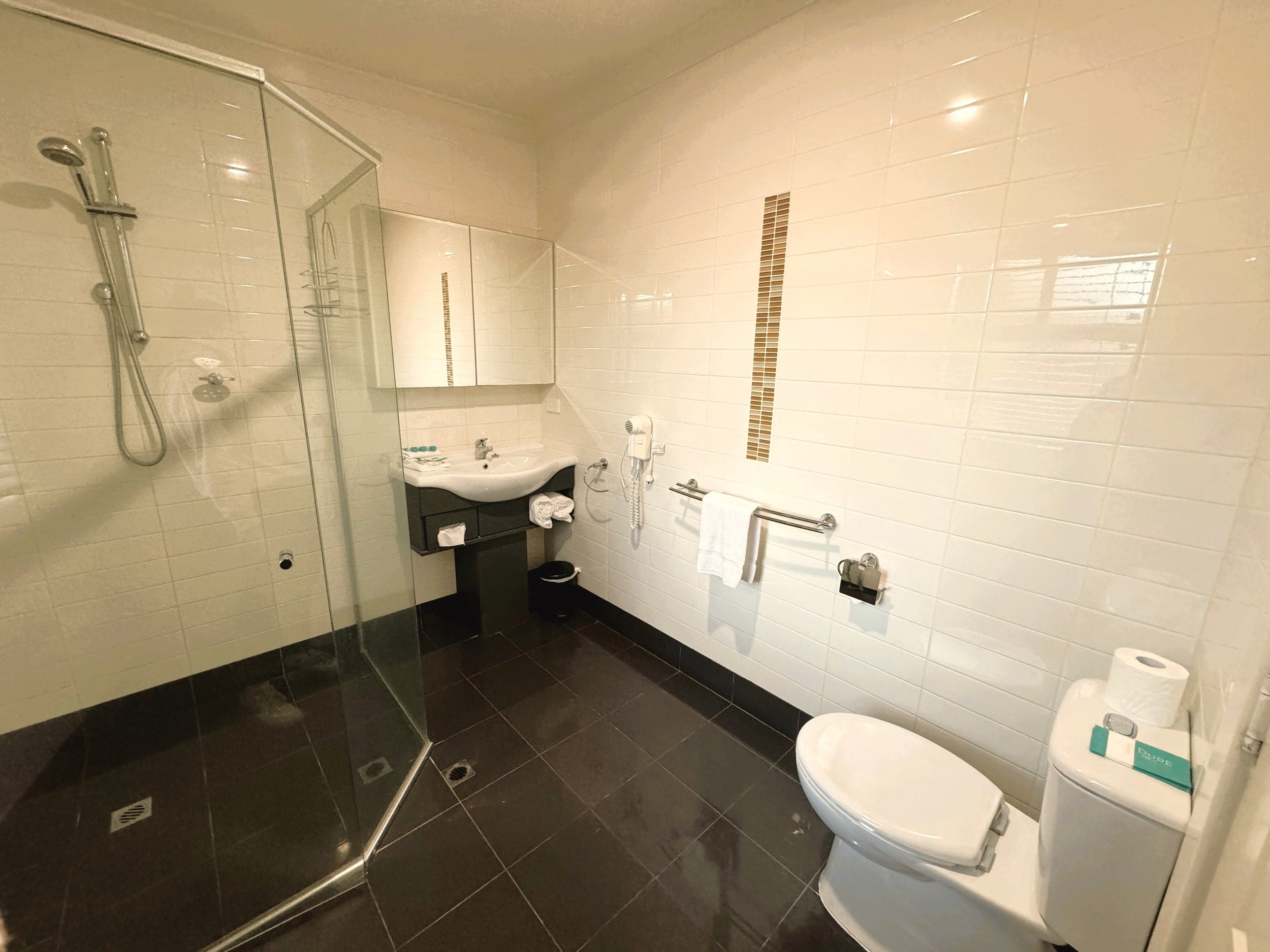 villa 19 C type bathroom.jpeg