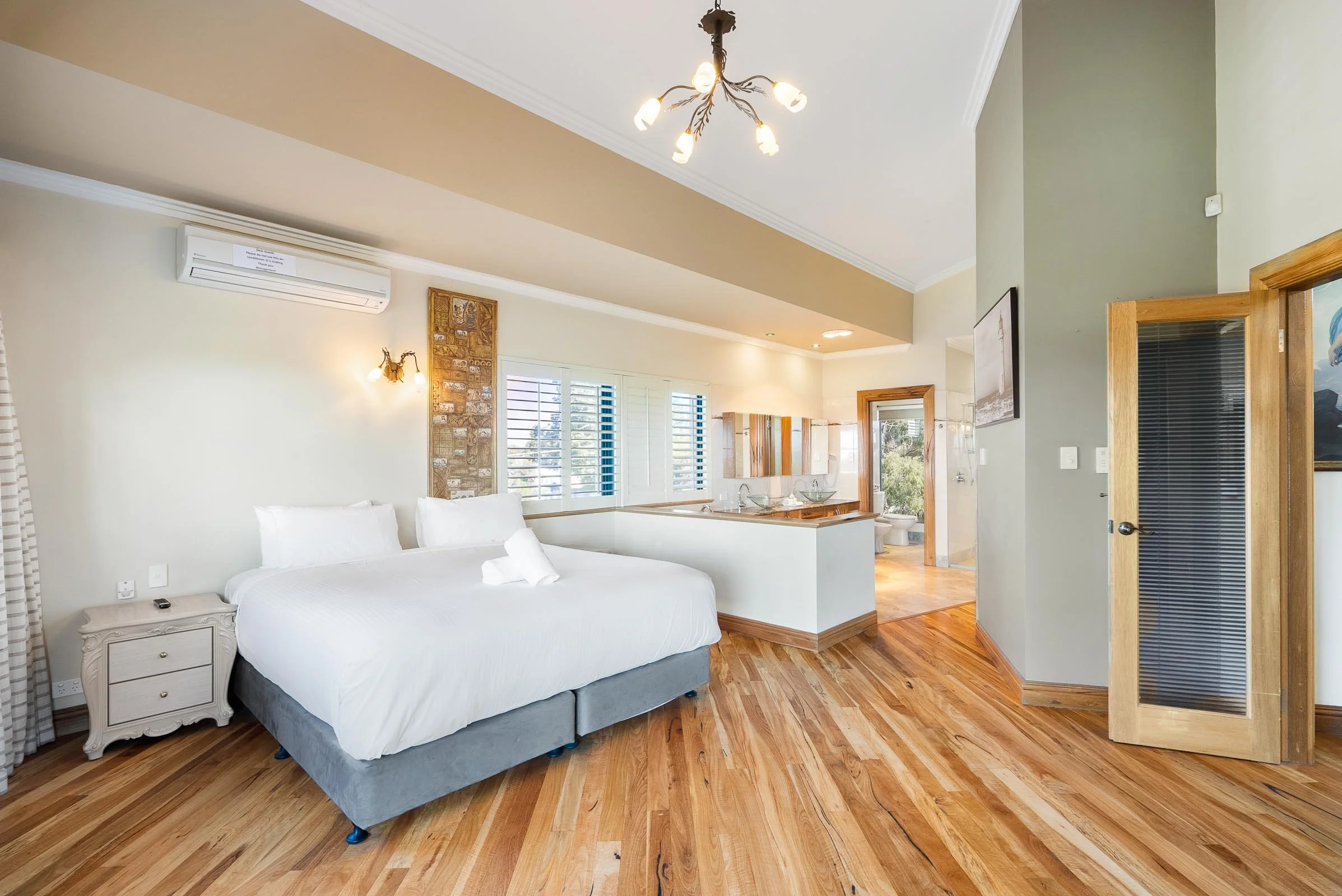 23C master bedroom.jpg