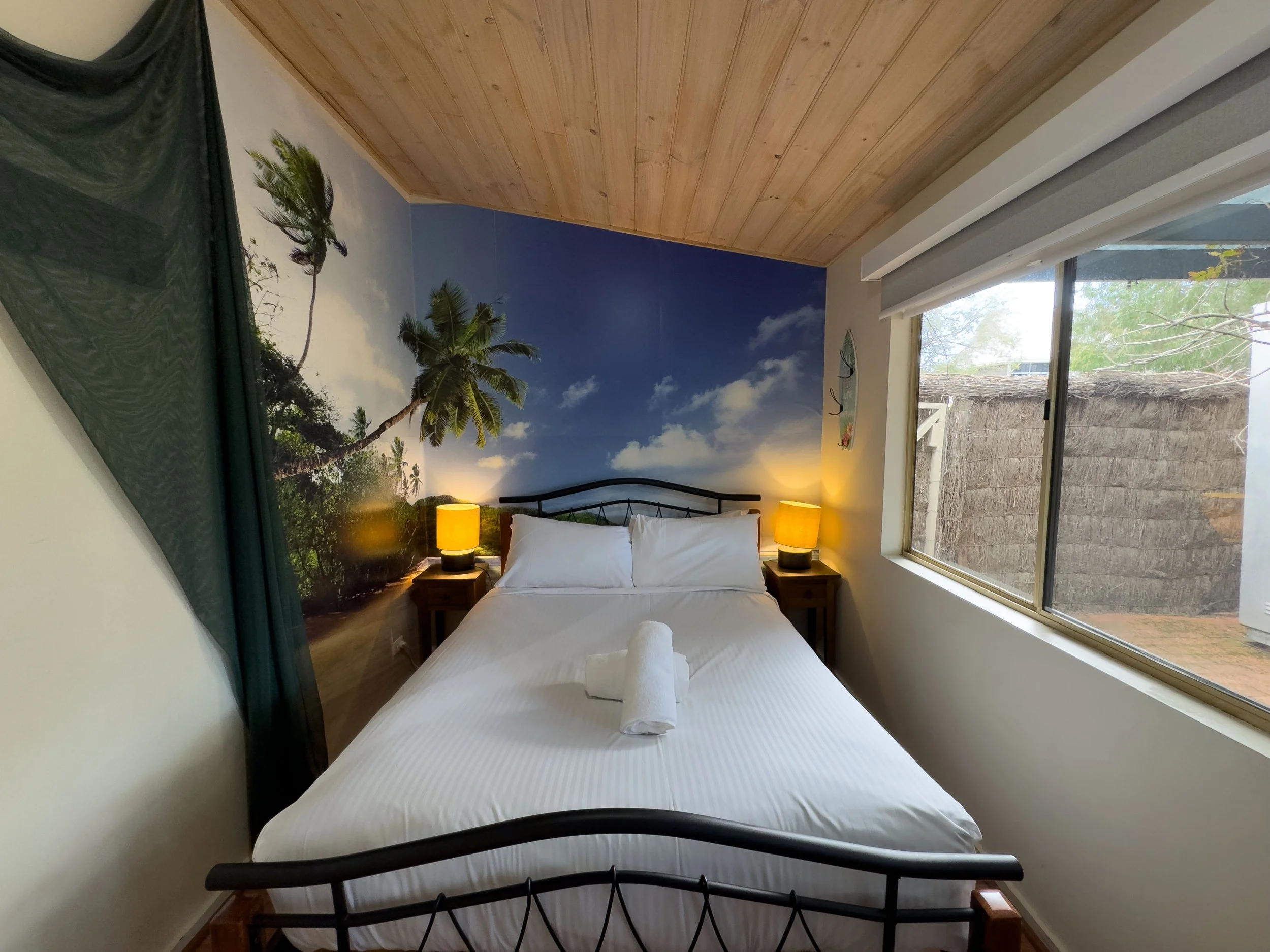 cotytage 13 rear bedroom.jpg