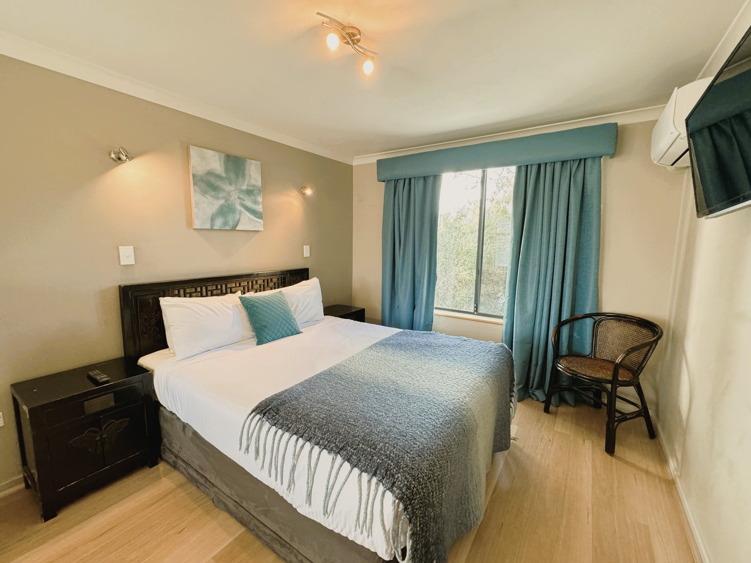 26C bedroom.jpeg