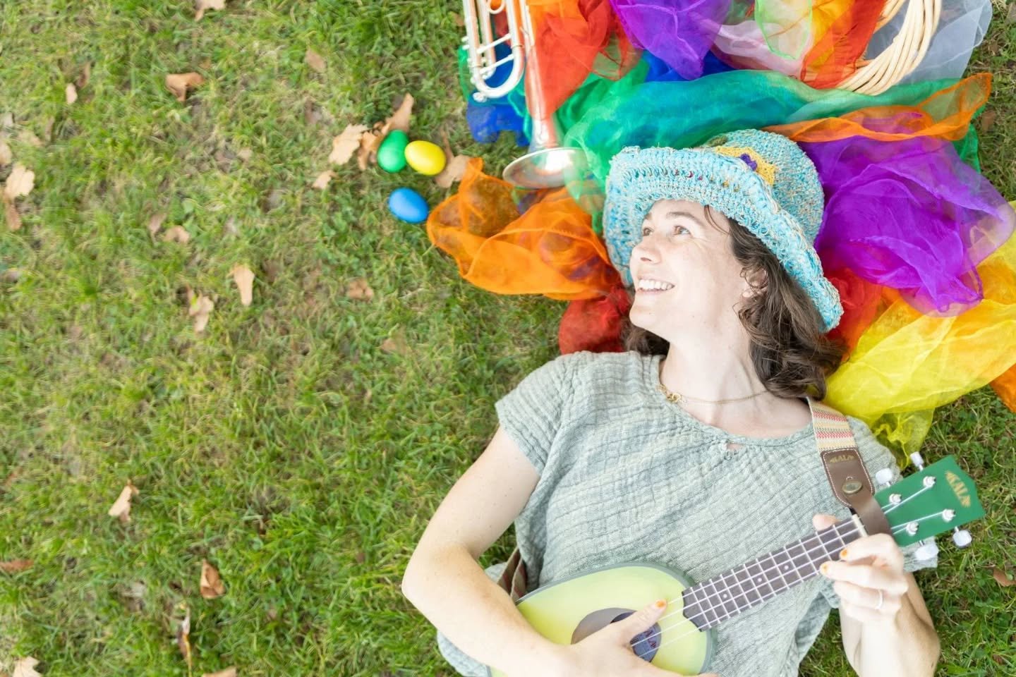 When life hands you an avocado&hellip; make music! 🥑🎶 Phoebe&rsquo;s playful spirit and colorful energy turned this park session into a mini rainbow of joy.