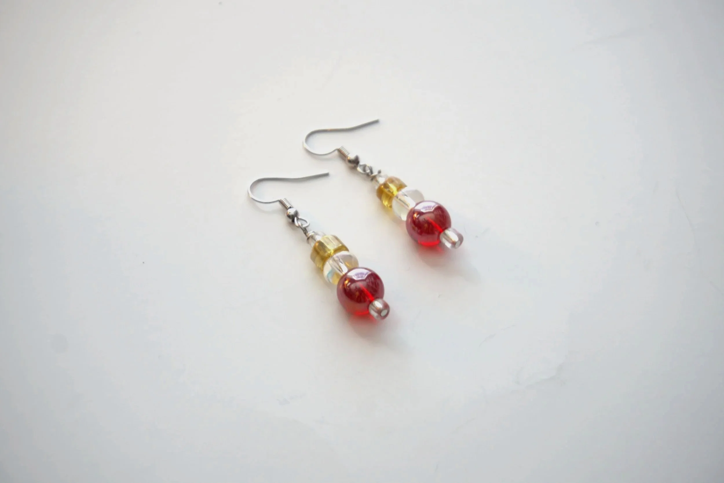 E59+Yellow+Red+Glass+Earrings+1.jpg