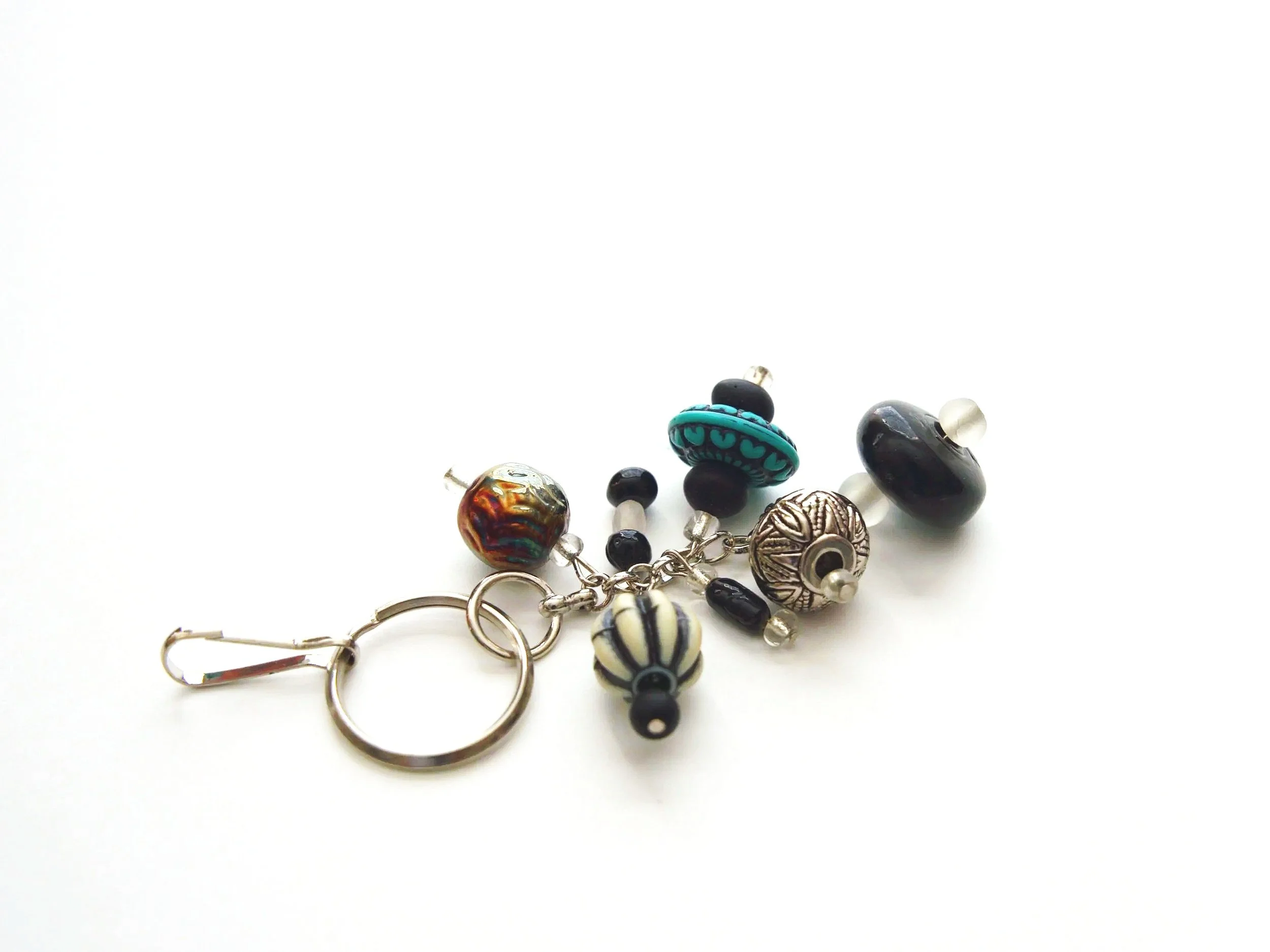 K70+Metallic+Porcelian+Glass+Nylon+Beads+Silver+over+Acrylic+2.jpg