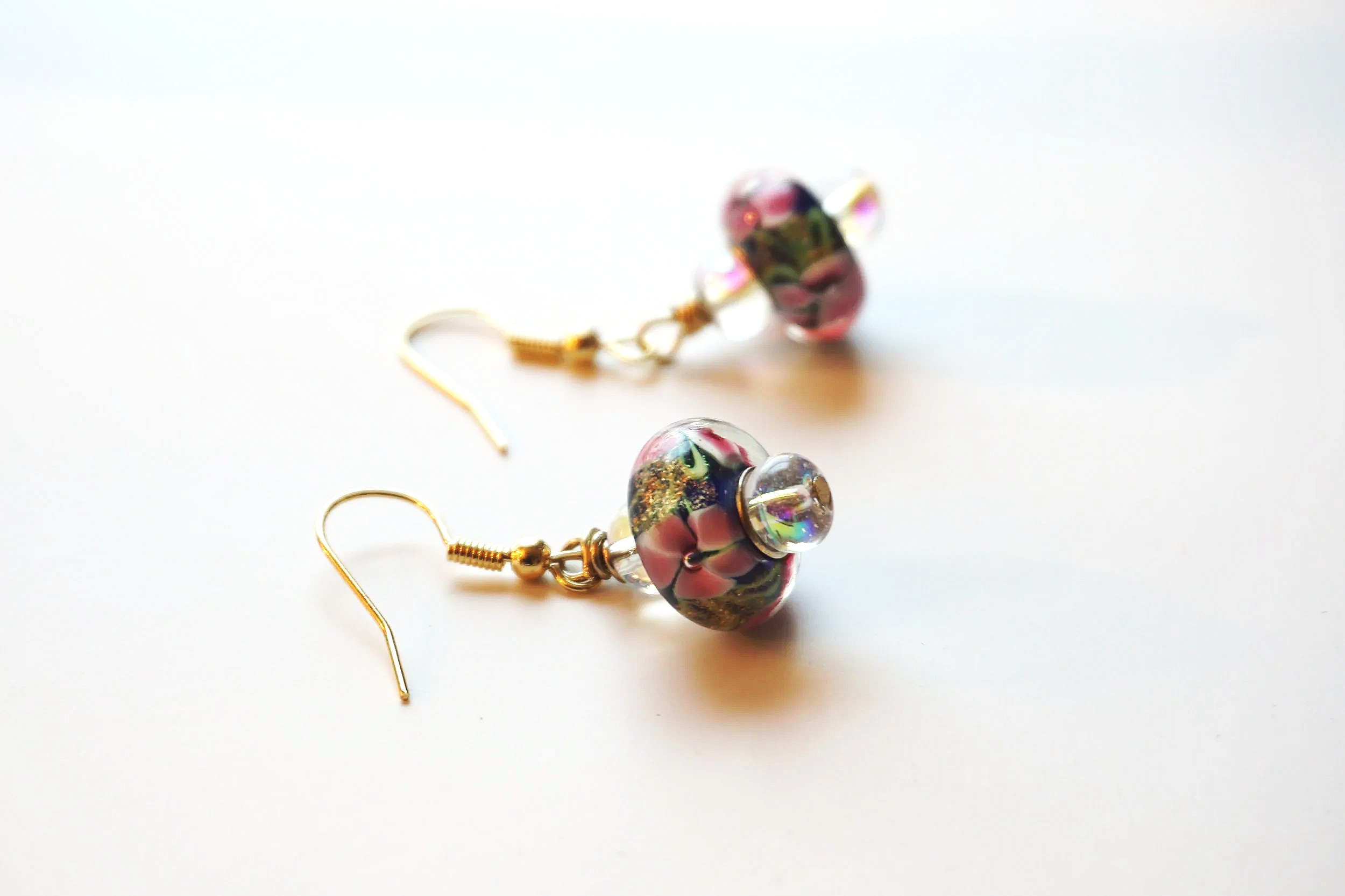 E71+Pink+flowers+lampwork+glass+bead+earrings+3.png