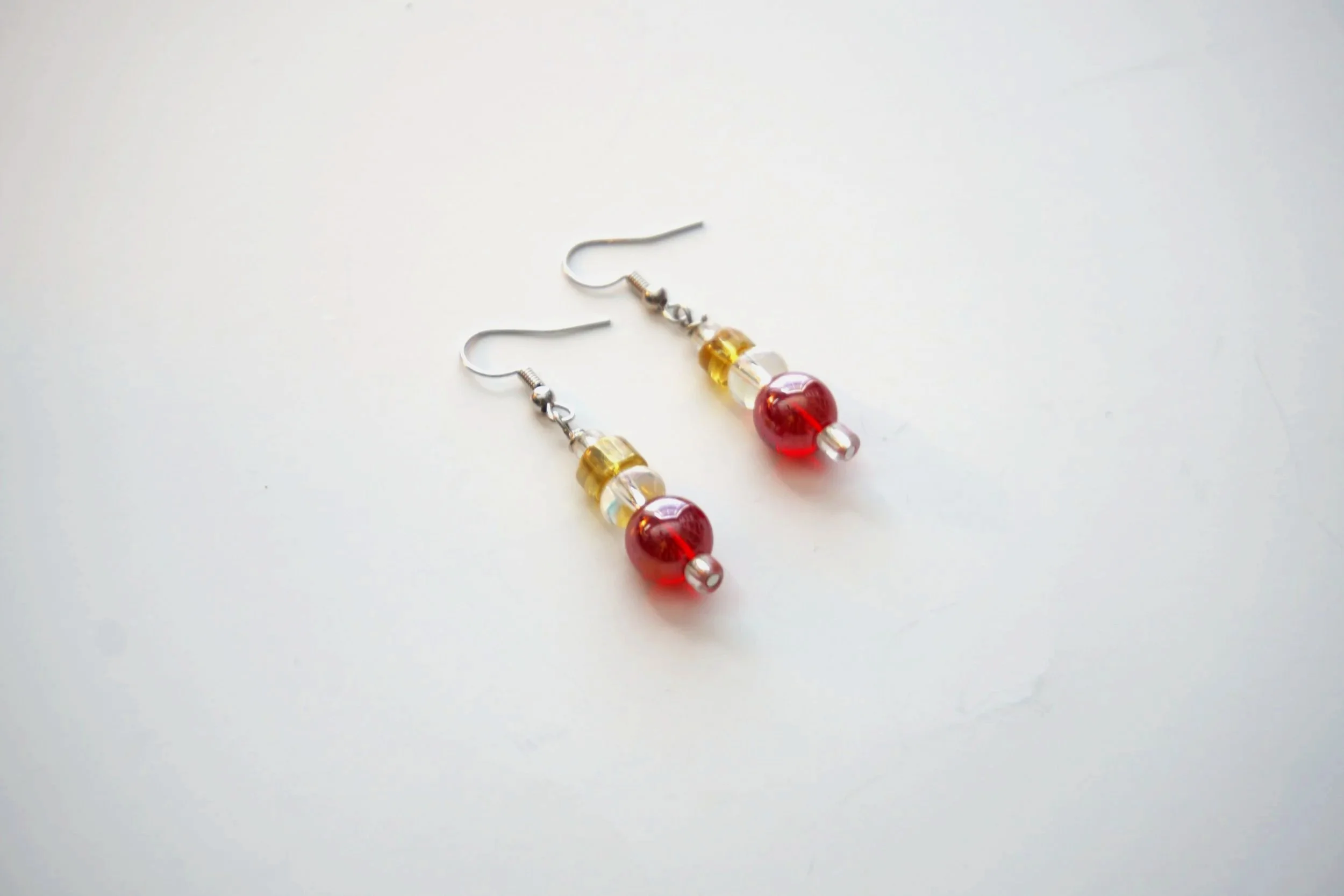 E59+Yellow+Red+Glass+Earrings+1.jpg