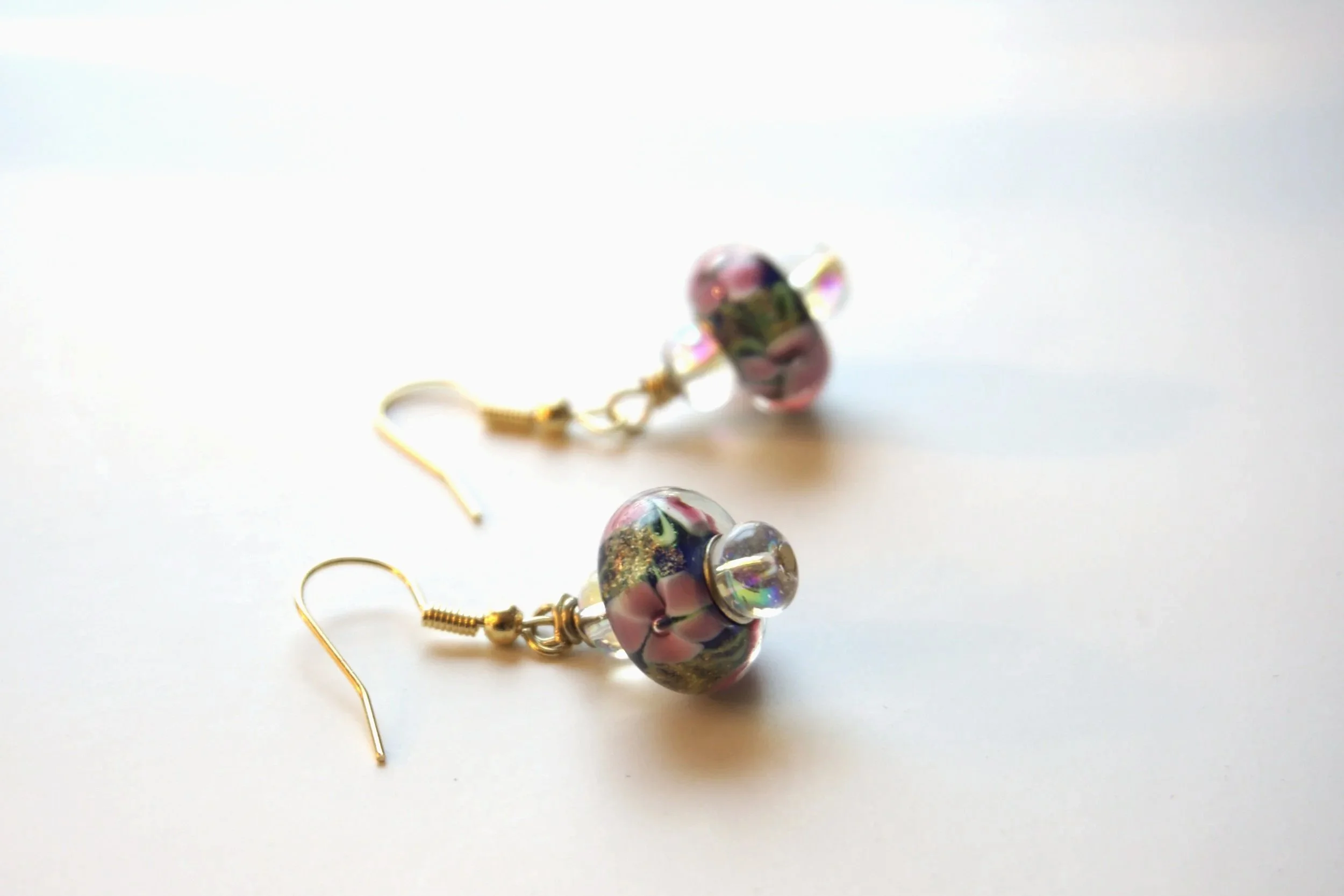 E71+Pink+flowers+lampwork+glass+bead+earrings+2.jpg