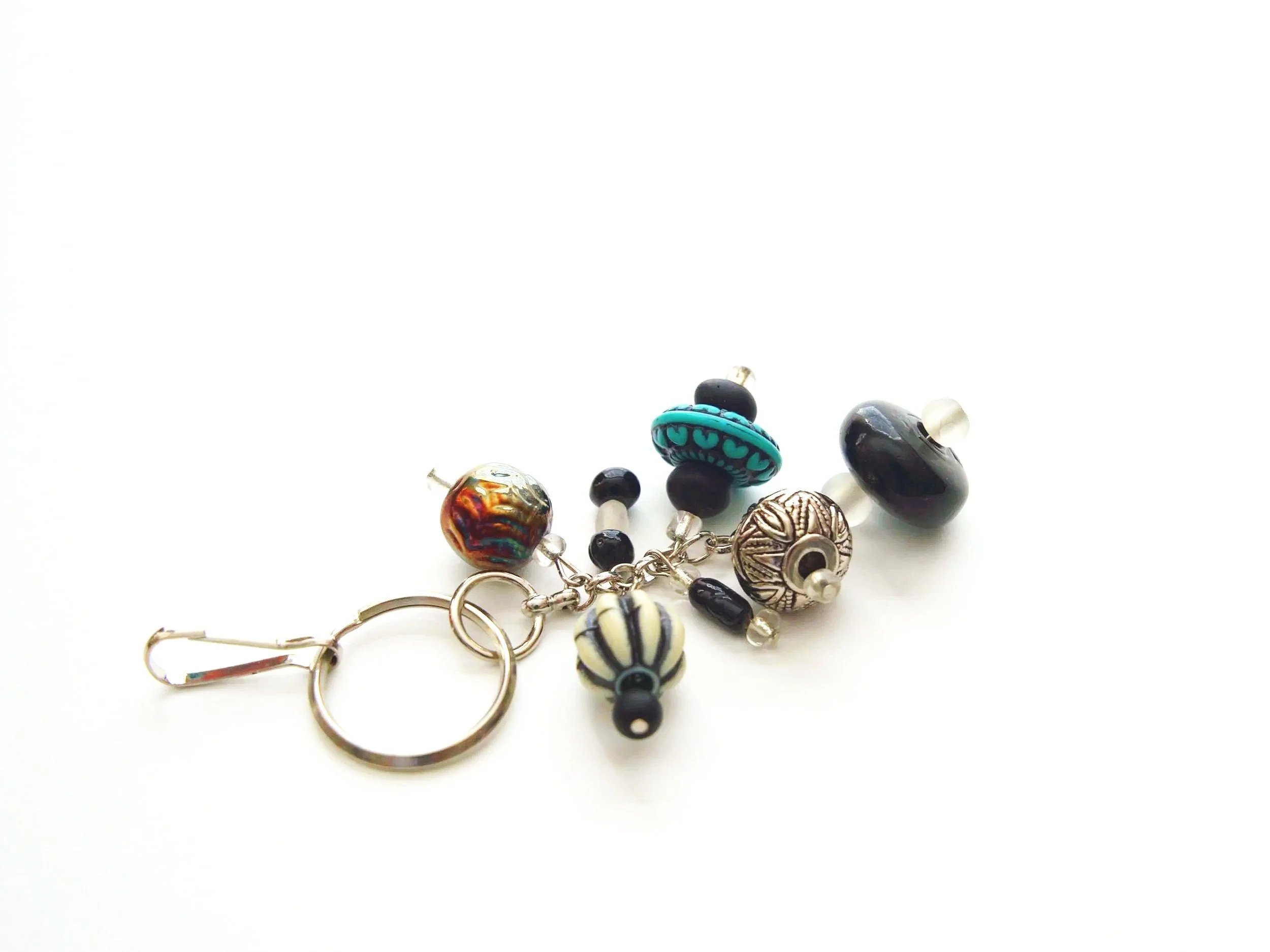 K70+Metallic+Porcelian+Glass+Nylon+Beads+Silver+over+Acrylic+1.jpg