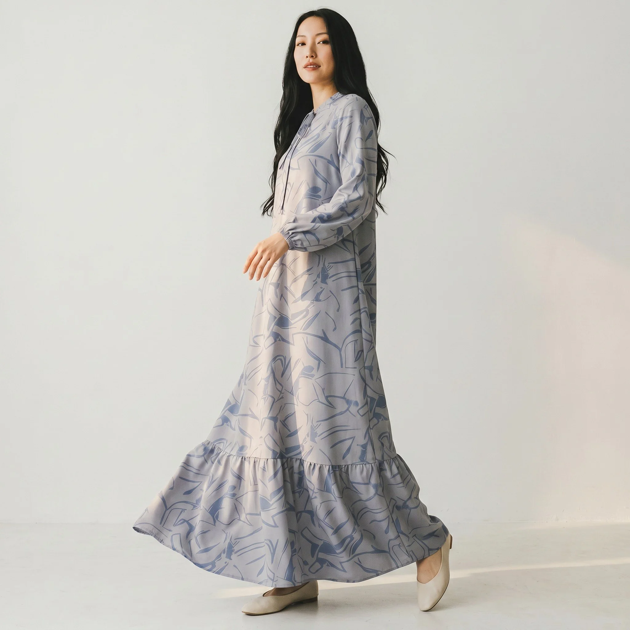 The Nura Dress_B&G_Model1.jpg