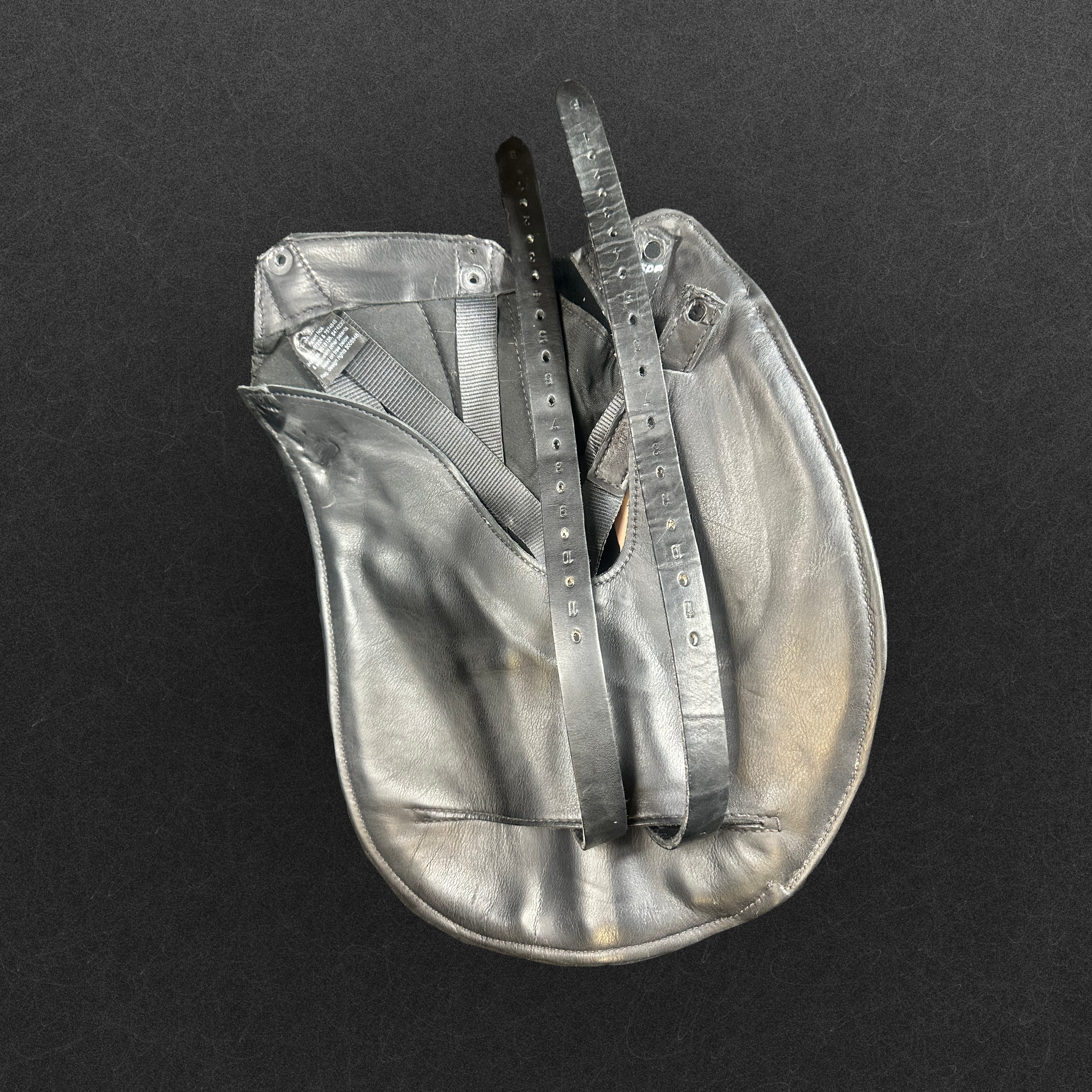 F33_leftside girthstraps.png