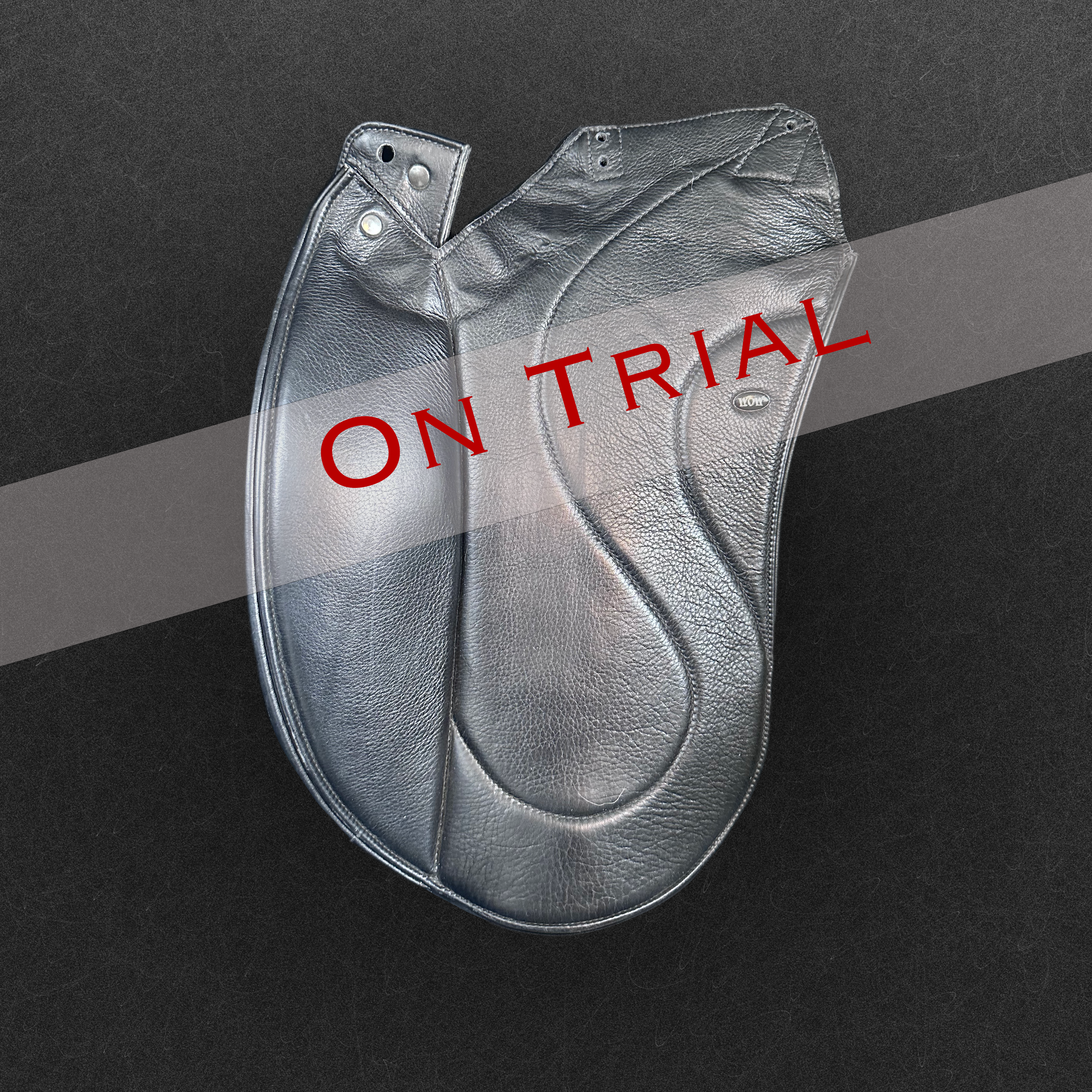 Dressage movable block saddle flaps