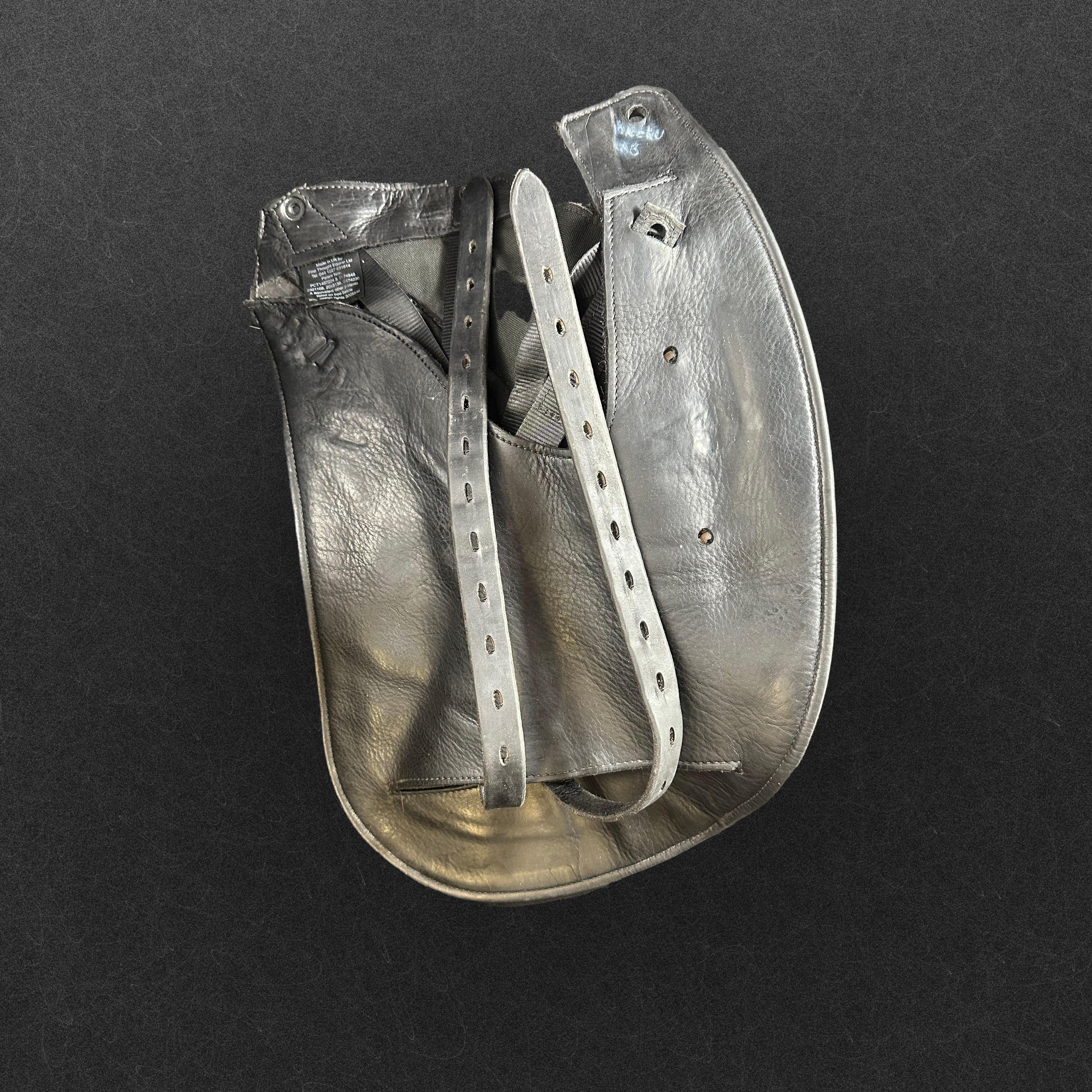 F39_Left girthstraps.png