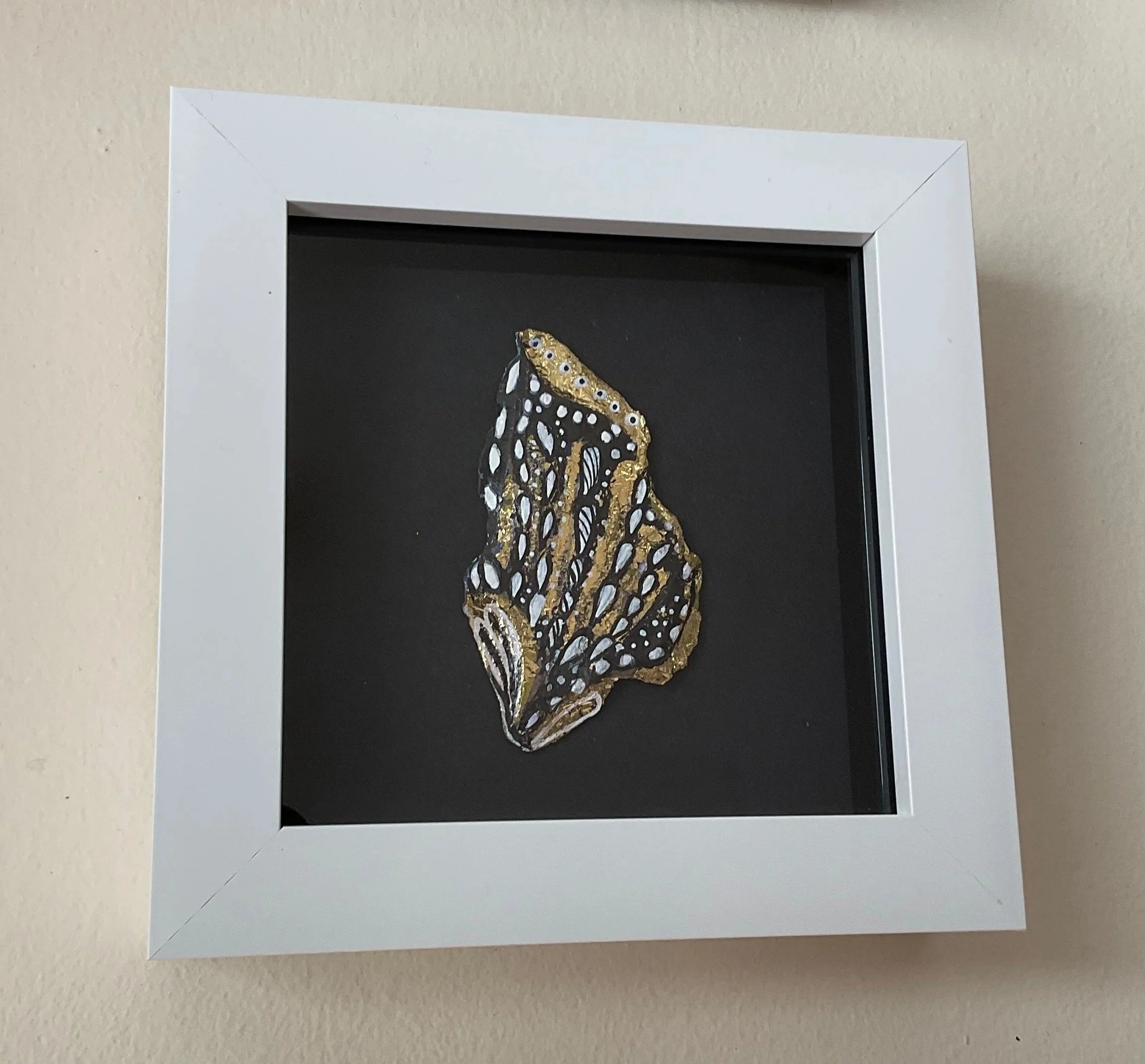Broken Wing - Bark Miniature
