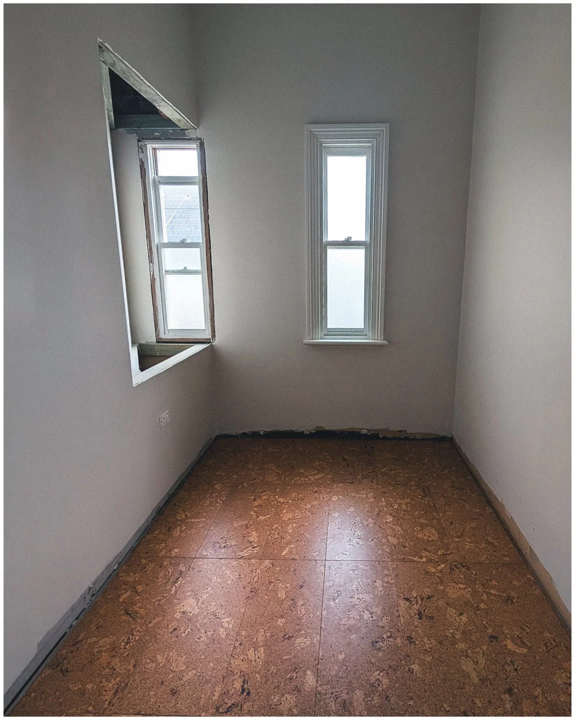What are your thoughts on Cork Flooring? We had a ball installing this product from @theflooringco. Love the way it looks and feels.

#go2theant