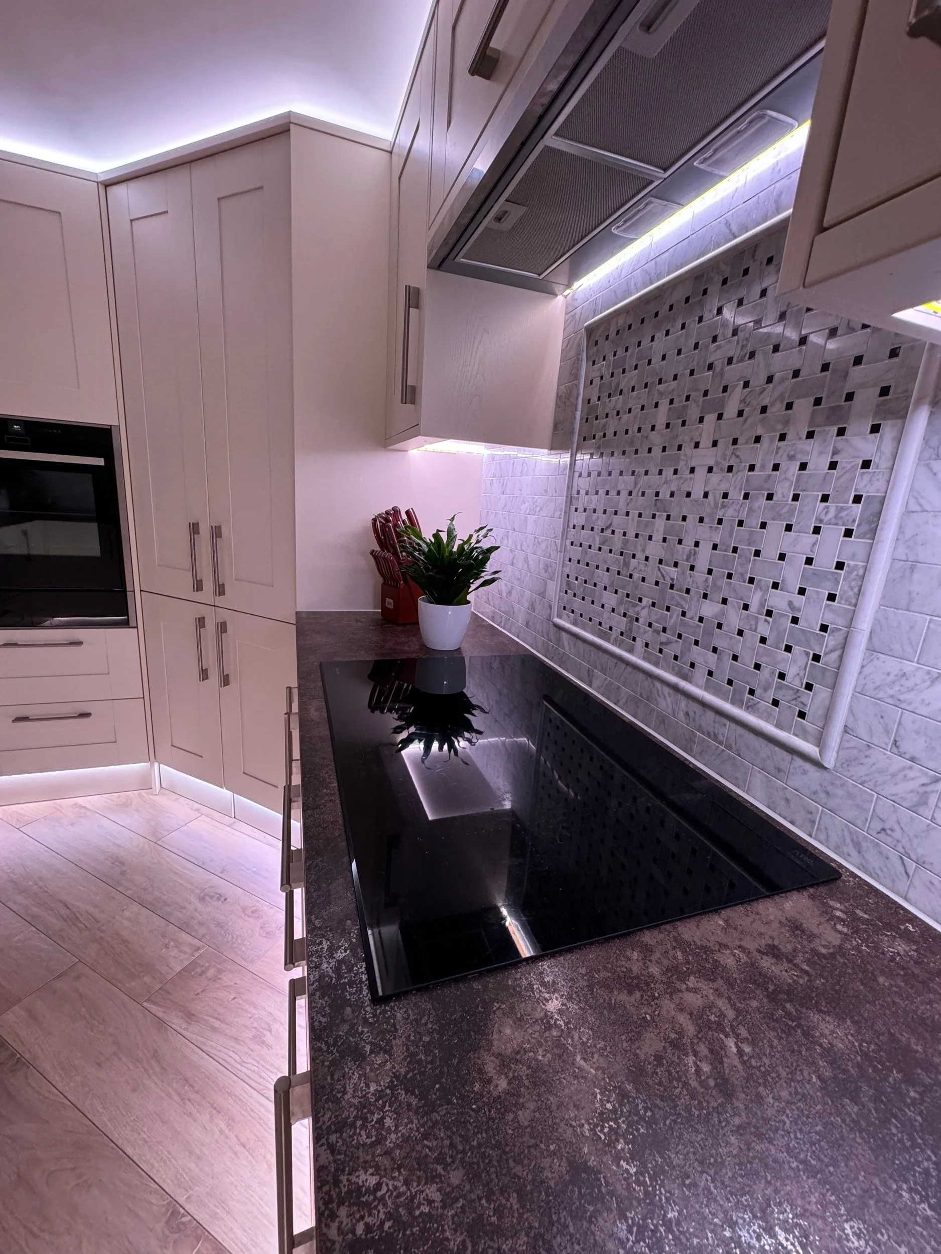 Countertop & Splash Back Kitchen Tiling