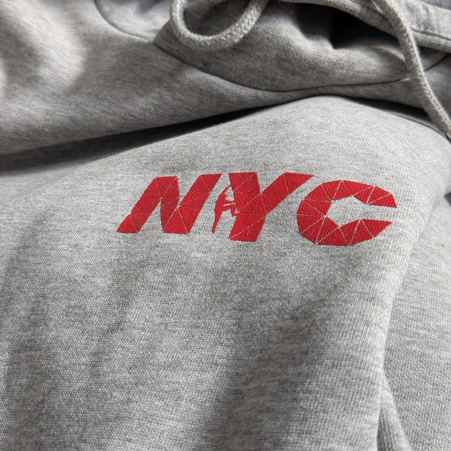 &iexcl;Apoya a tu roc&oacute;dromo local!
&iexcl;Compra una de nuestras nuevas y preciosas sudaderas!

30 &euro; jersey
38 &euro; con capucha
(cantidades limitadas)

#nycelche #nyclimbing #newyorkclimbing #elche #elcheclimbing #escaladaelche #elchede