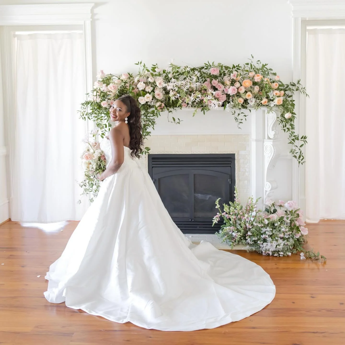 Manifesting petals, not snowflakes🌸❄️ 
Counting down to spring blooms while winter tries for an encore. Any day now, spring&hellip;.we&rsquo;re ready for you! 
.
.
.
Photography: @annagracephoto 
#virginiaflorist #williamsburgflorist #virginabeachfl