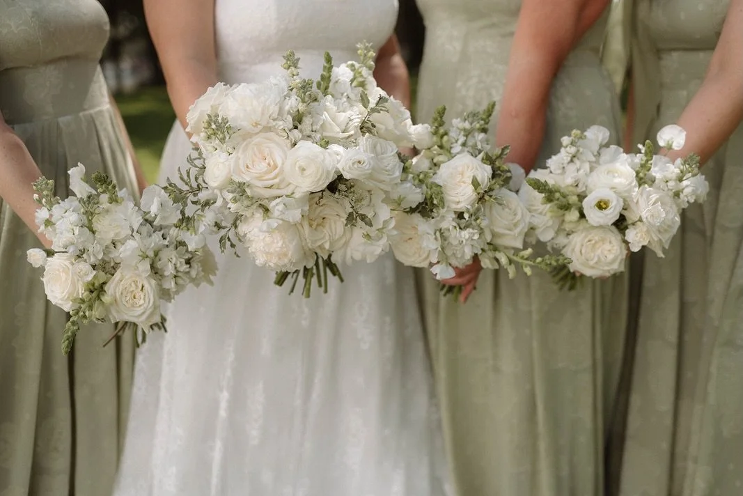 A look at April and Jason&rsquo;s beautiful spring wedding at Vaux Hall Farms. Classic white and green never goes out of style!

Photography: @hannahpaynephotos
Planning: @everlyafterevents
Venue: @vauxhallfarm.va
Florals: @inbloom.va
HUMA: @deja_dha