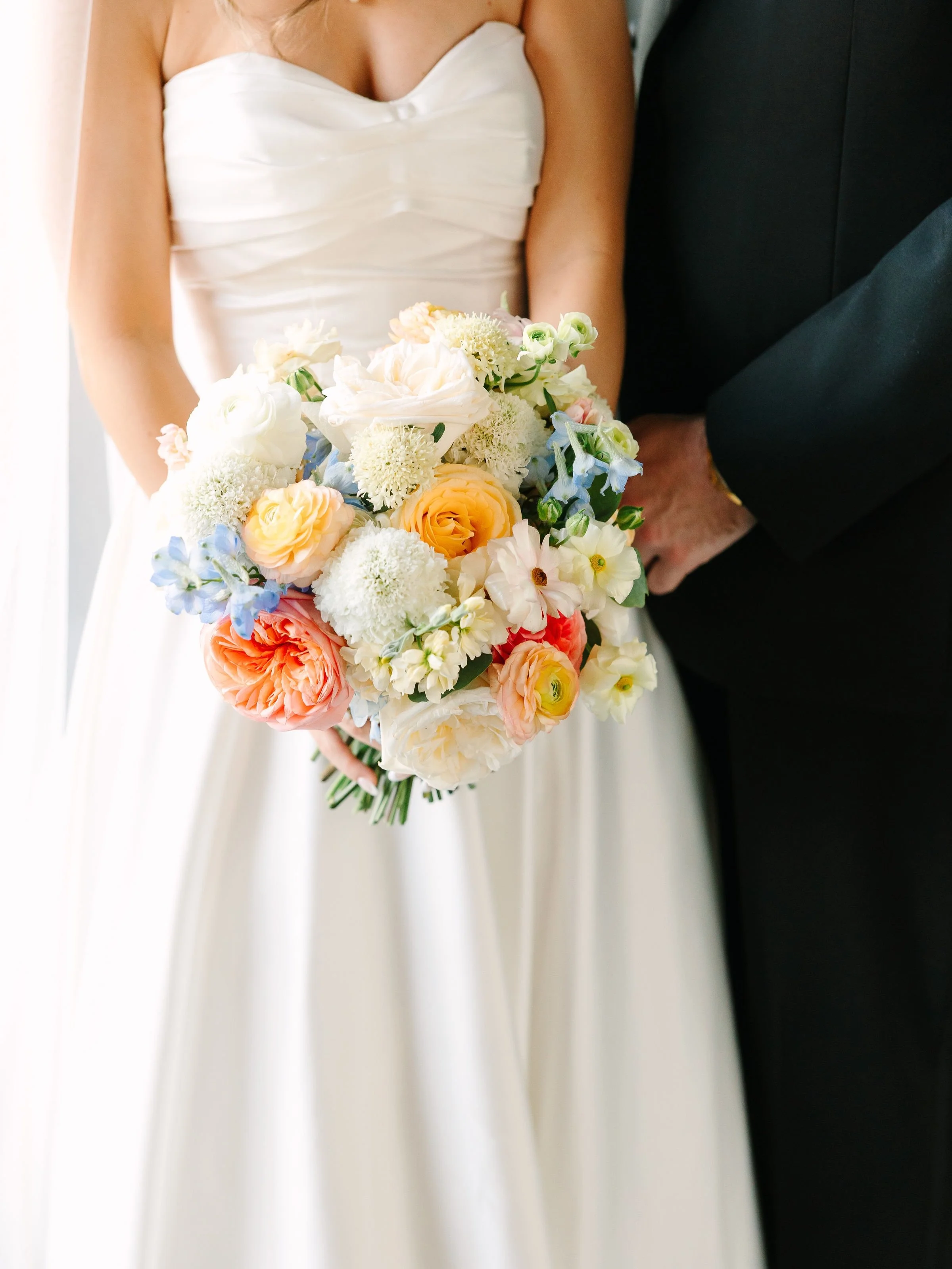 Obsessed with these pictures from Leanne and Jason&rsquo;s wedding day! 

Vendors
Photography: @meridithbrightphoto
Planning: @coastal_kaitcreates
Venue: @the.neon.house
Florals: @inbloom.va
Entertainment: @djmelodyandco
Catering: @chefbydesign

#vir