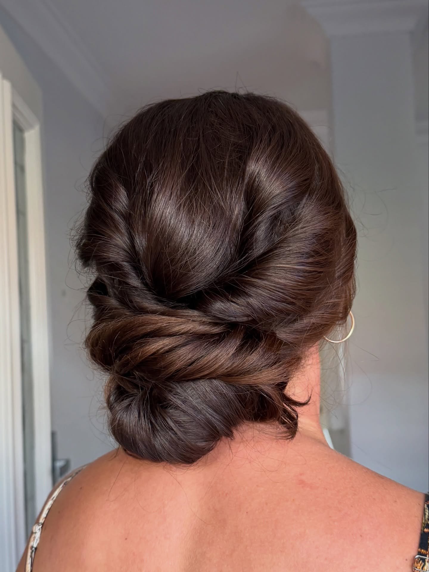 Gorgeous ball hair and makeup for stunning Katie! 🤍 
A super fun textured bun with some glowing bronzey radiance and lashes! ✨ 

..
.
#perthhairandmakeup #perthhmua #perthmakeup #ballmakeup #ballhair 

Booragoon (Perth, WA SOR) makeup and hair artis