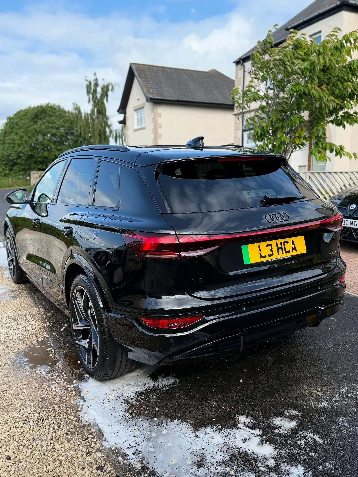 Beautiful Audi undergoing its regular maintenance keeping that new look throughout its life with the owner! 

#mobilevaleting #detailing #edinburgh #eastlothian #audi #carcare