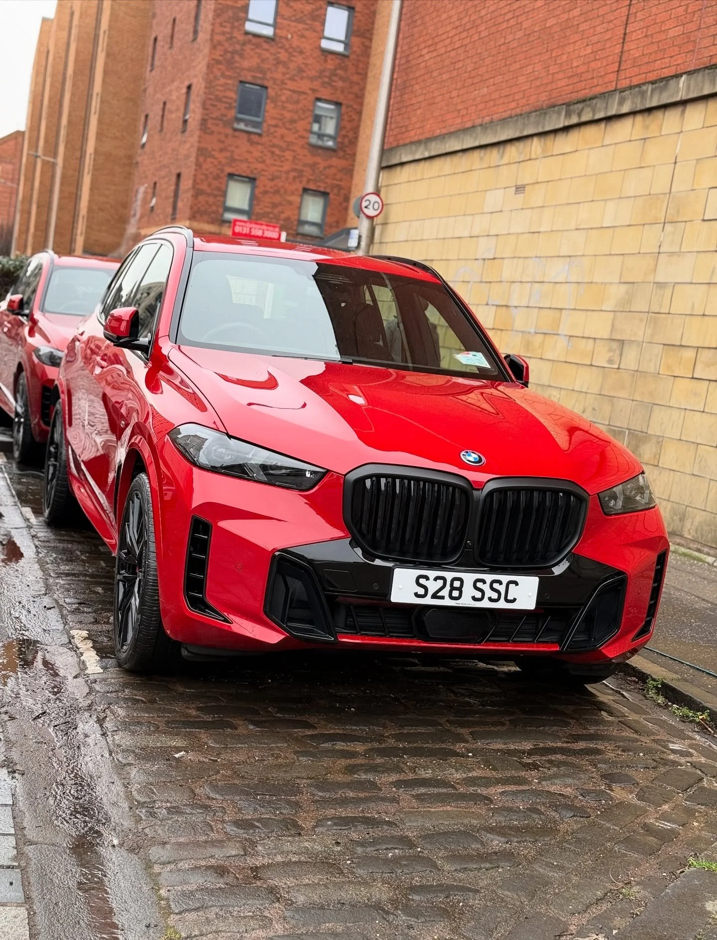 🚙- Mobile Valeting 

BMW X5 treated to its regular valet once a month keeping it in new condition all year round! 

#mobilevaleting #detailing #bmw #ceramiccoatings #x5 #carclean #edinburgh