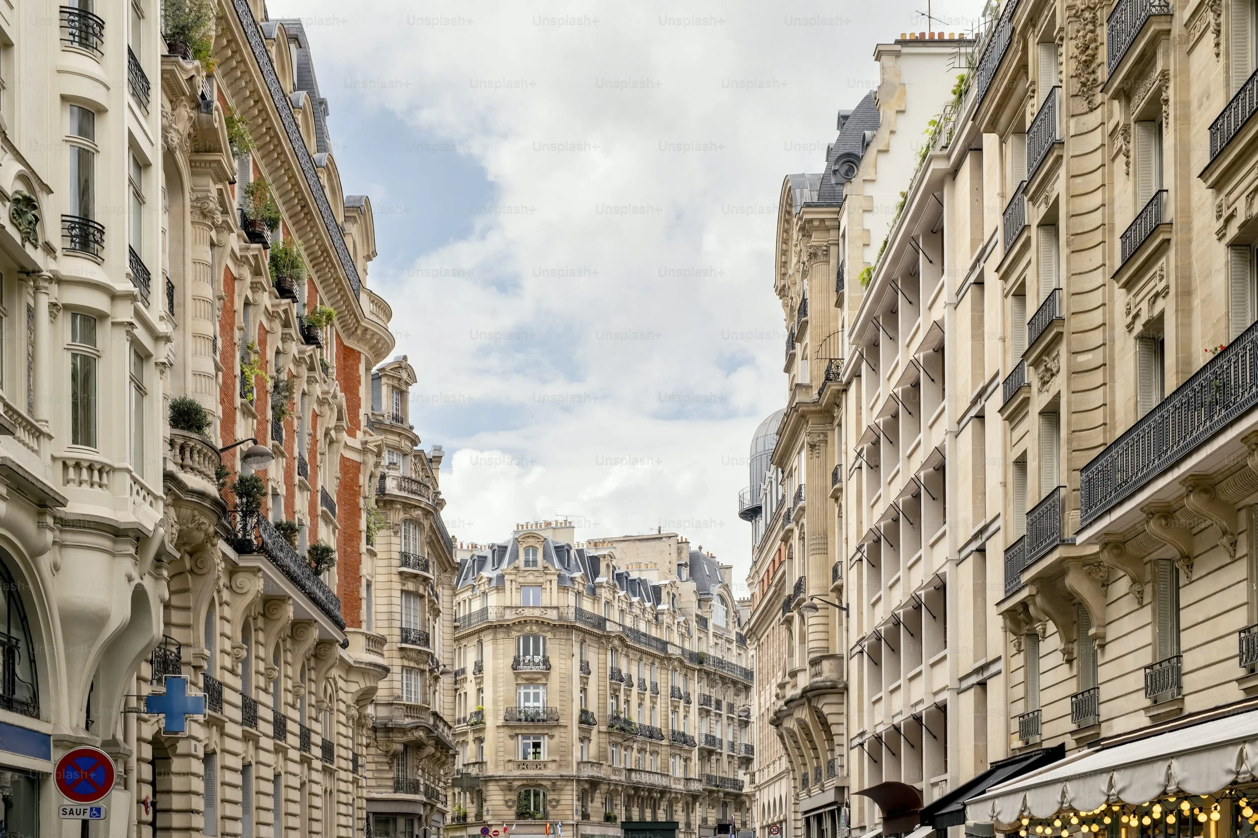 Which Architectural Style Makes an Attractive Street Scape?